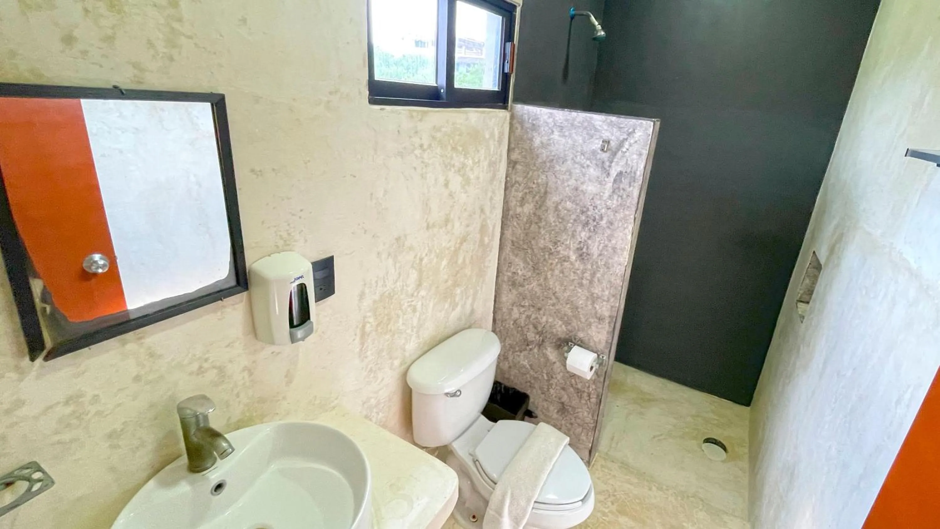 Bathroom in Casa Tekio Holbox By Kin Studios