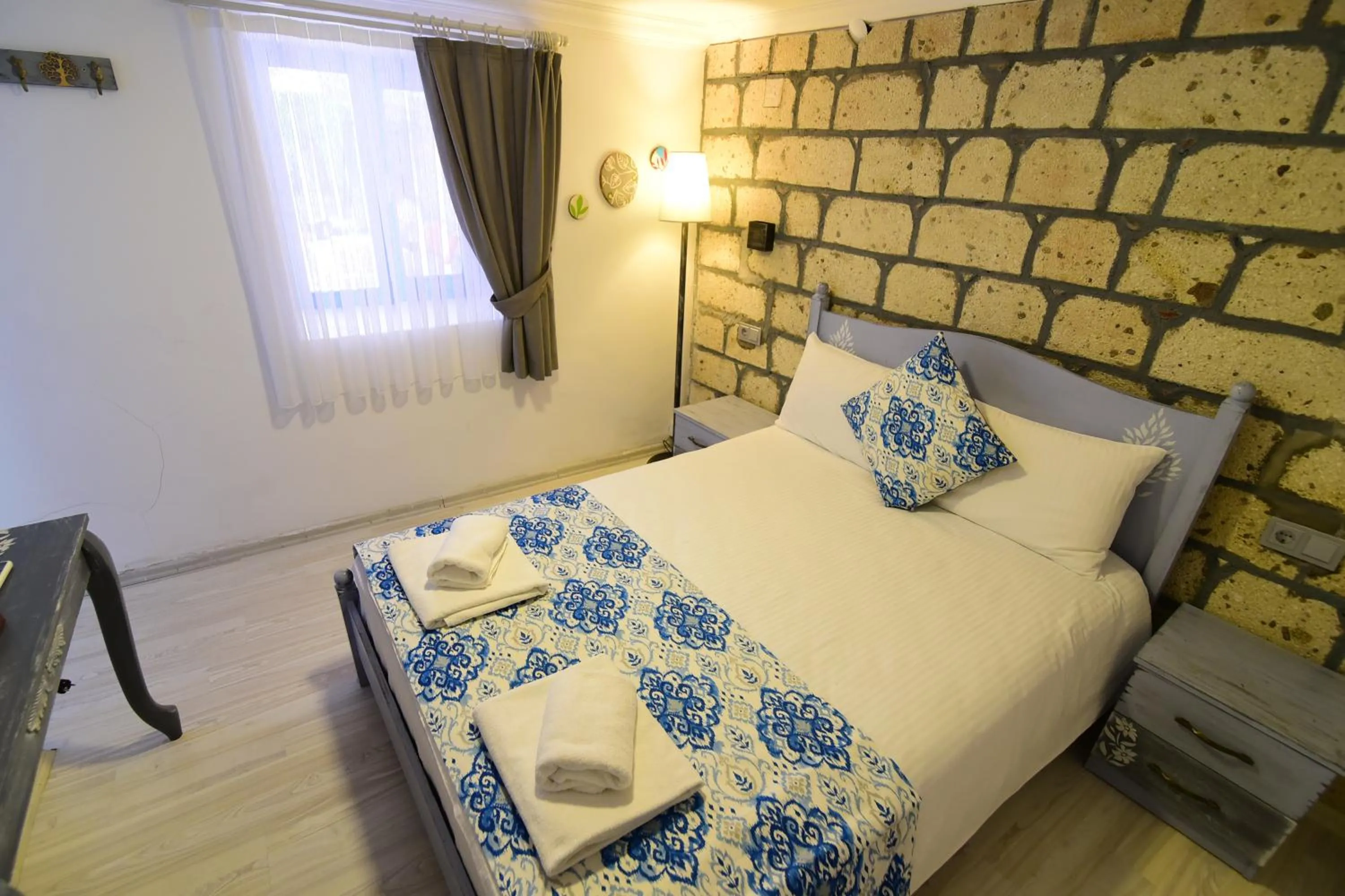 Photo of the whole room, Bed in Eleni (L&E) Pansiyon