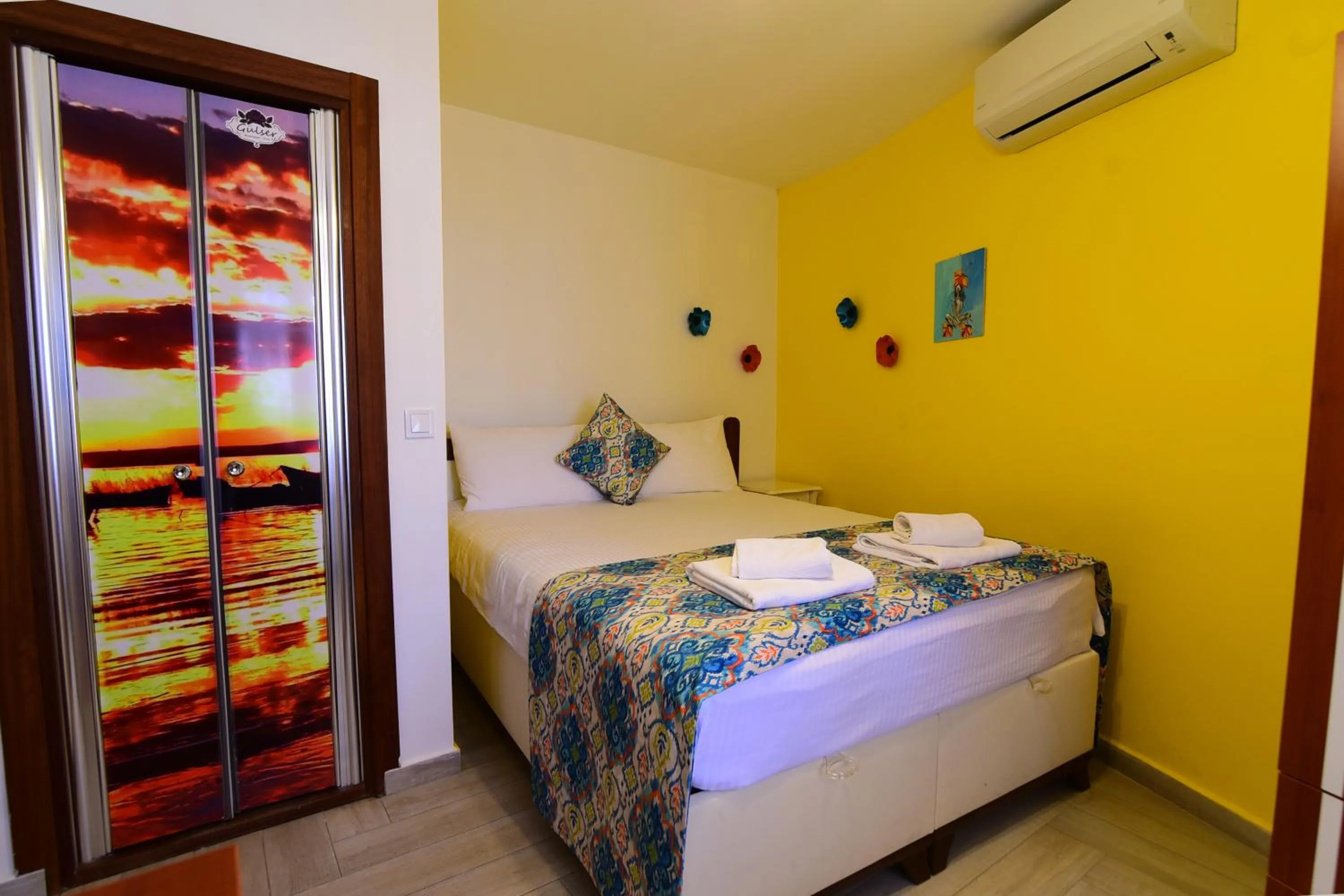 Photo of the whole room, Bed in Eleni (L&E) Pansiyon