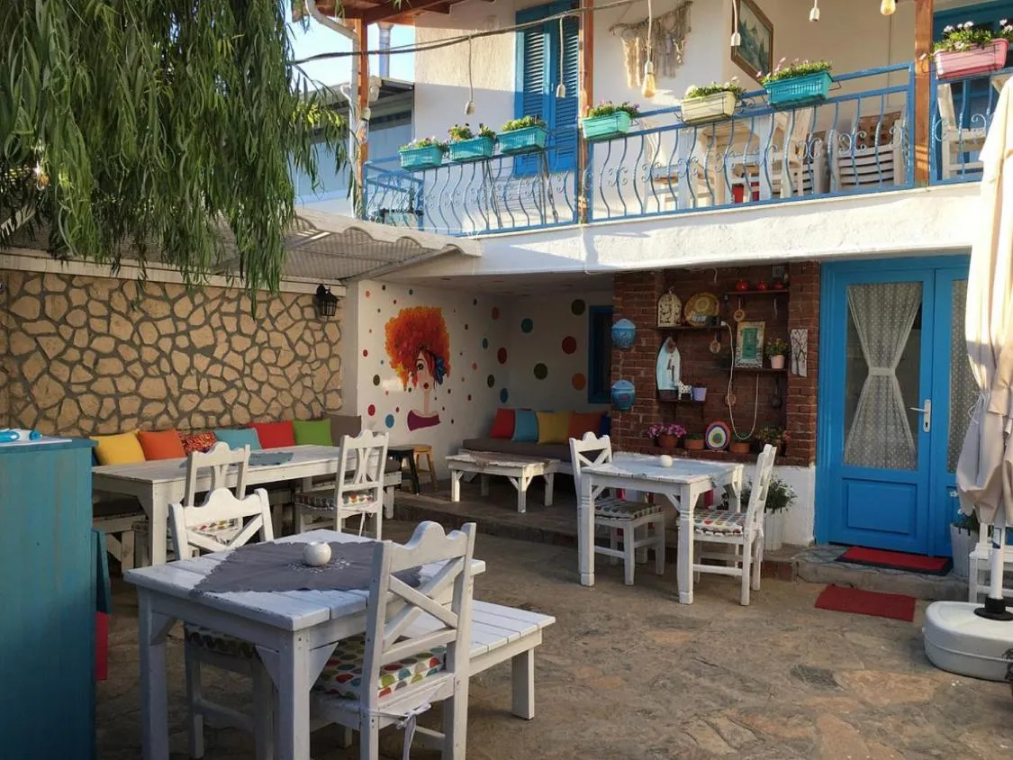 Patio in Eleni (L&E) Pansiyon