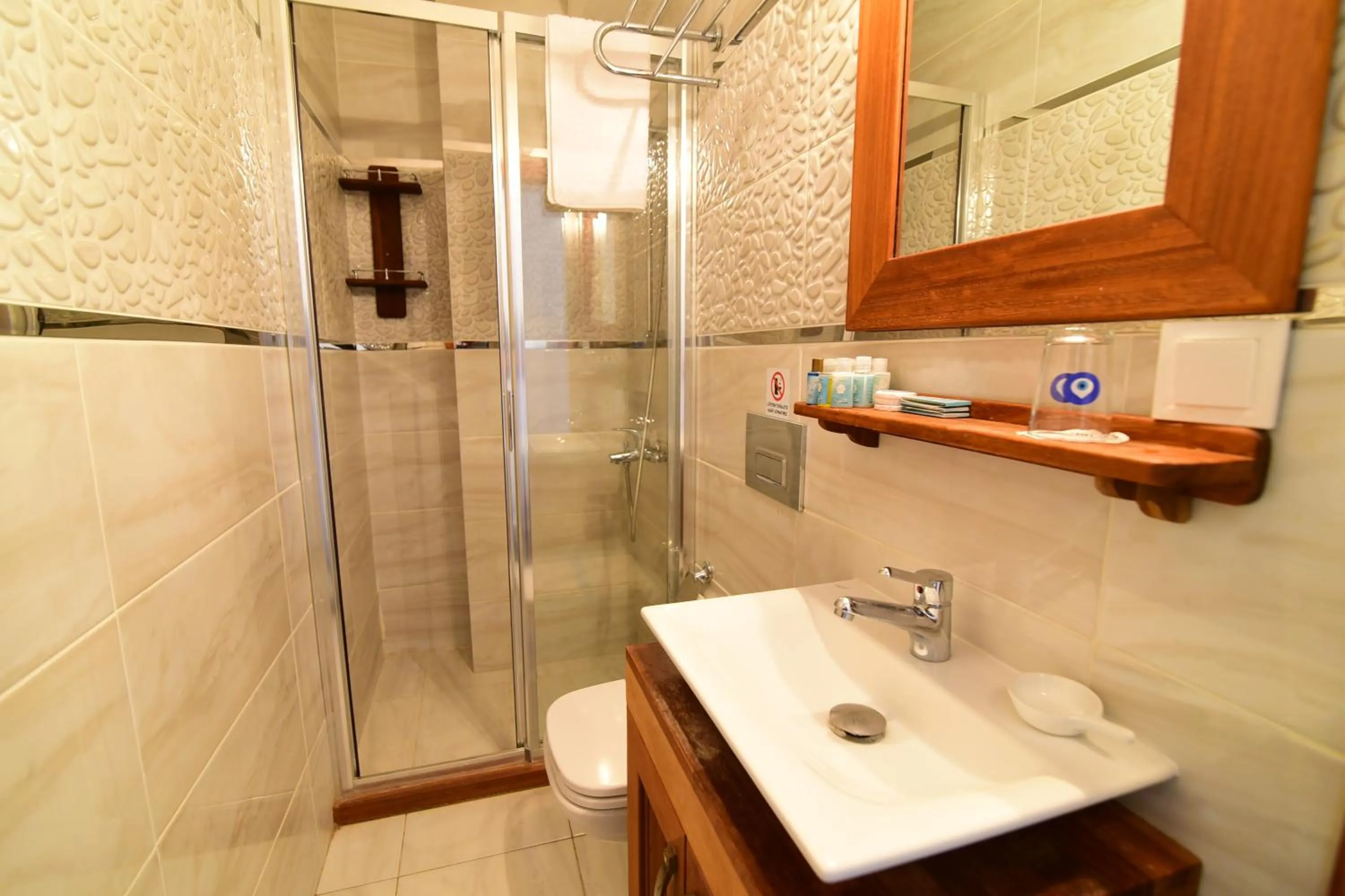 Bathroom in Eleni (L&E) Pansiyon