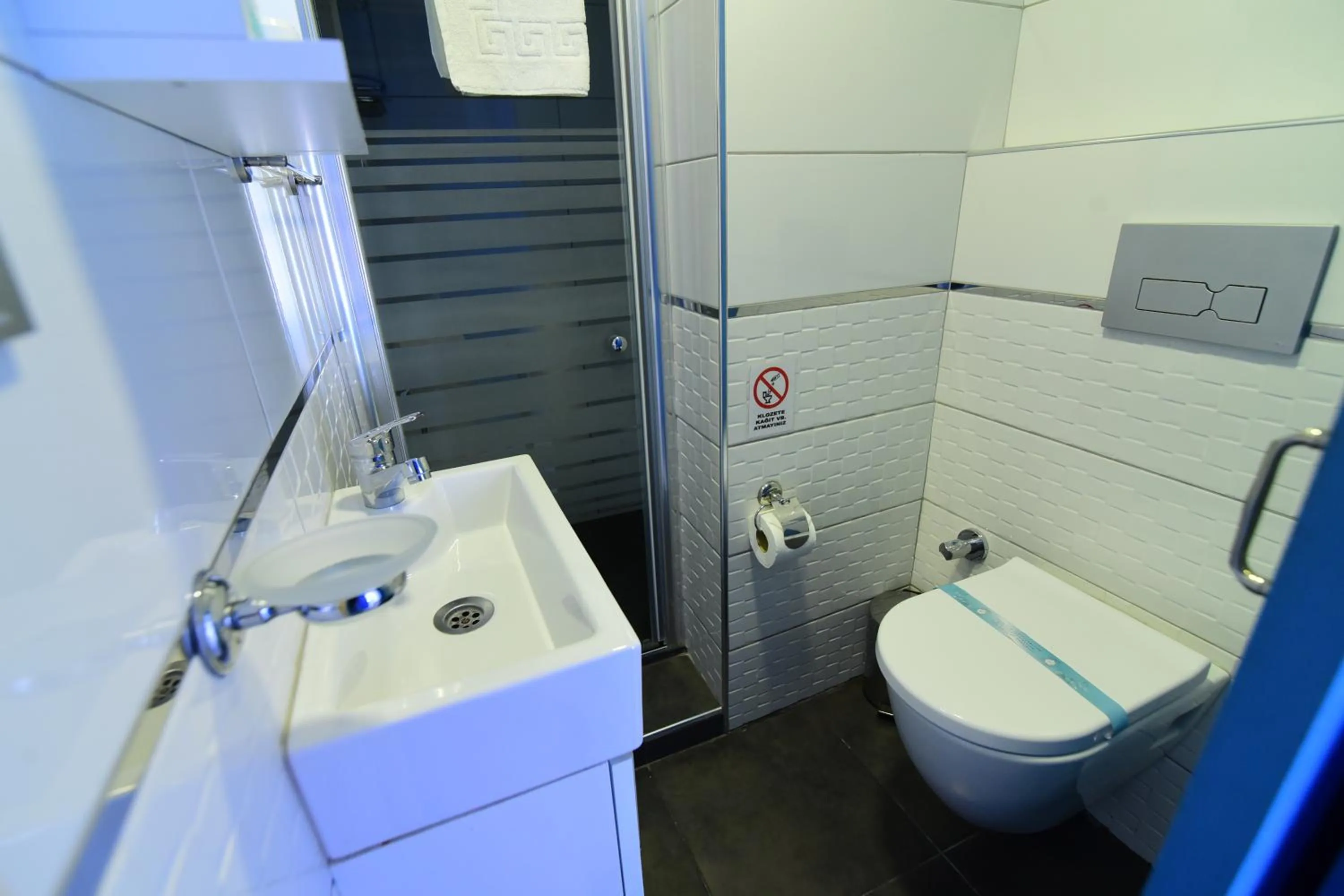 Bathroom in Eleni (L&E) Pansiyon