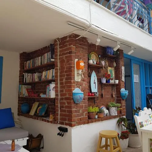 Inner courtyard view in Eleni (L&E) Pansiyon