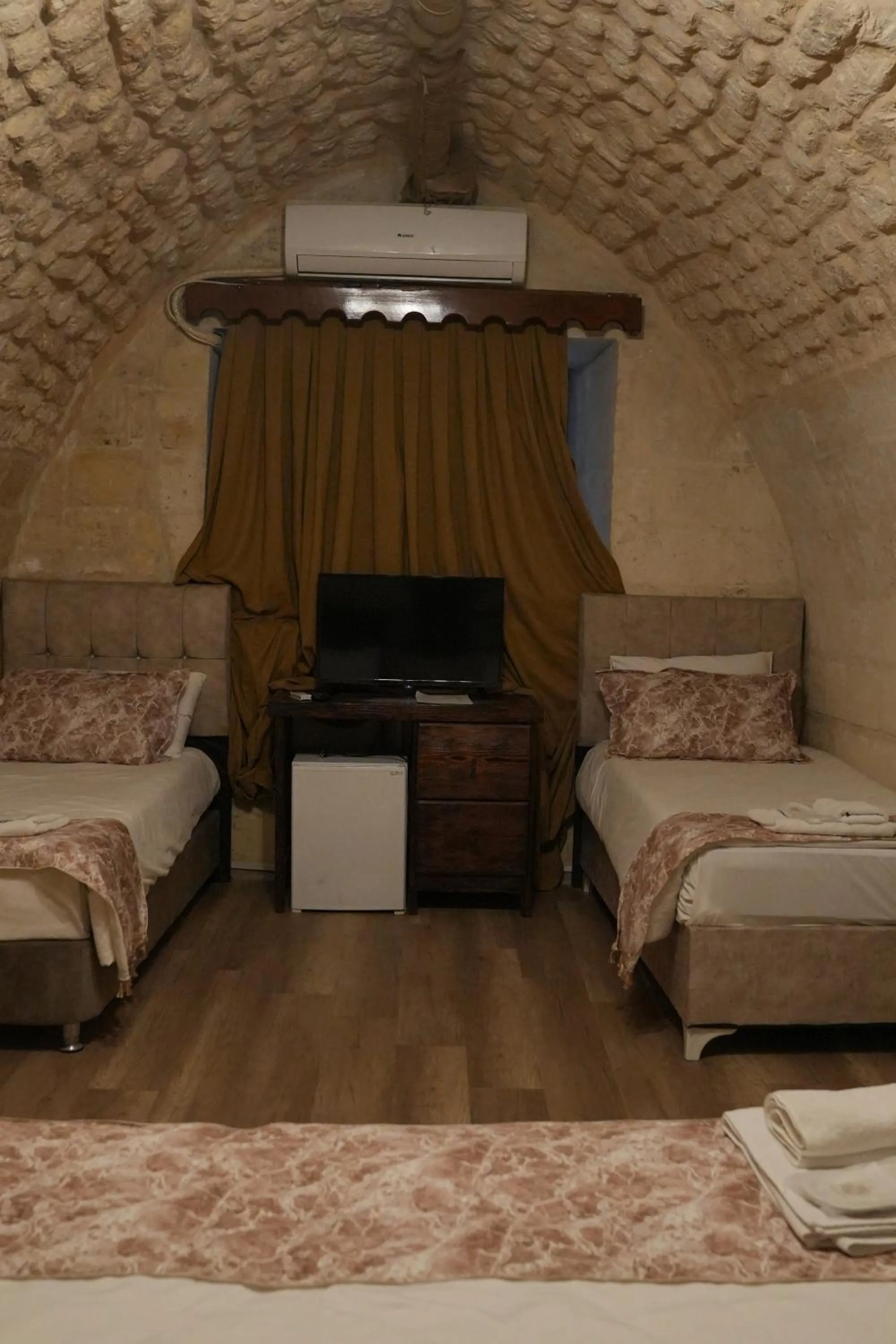 Bedroom, Bed in JOSELİN HOTEL