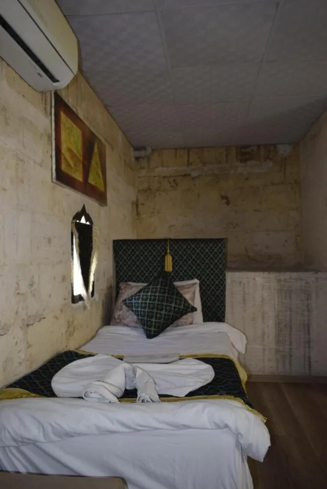 Bed in JOSELİN HOTEL