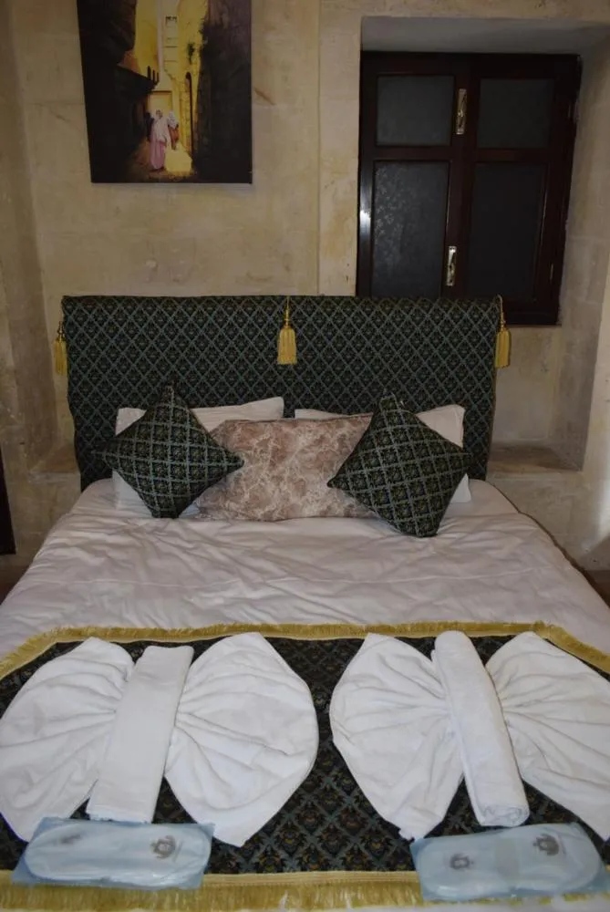 Bed in JOSELİN HOTEL