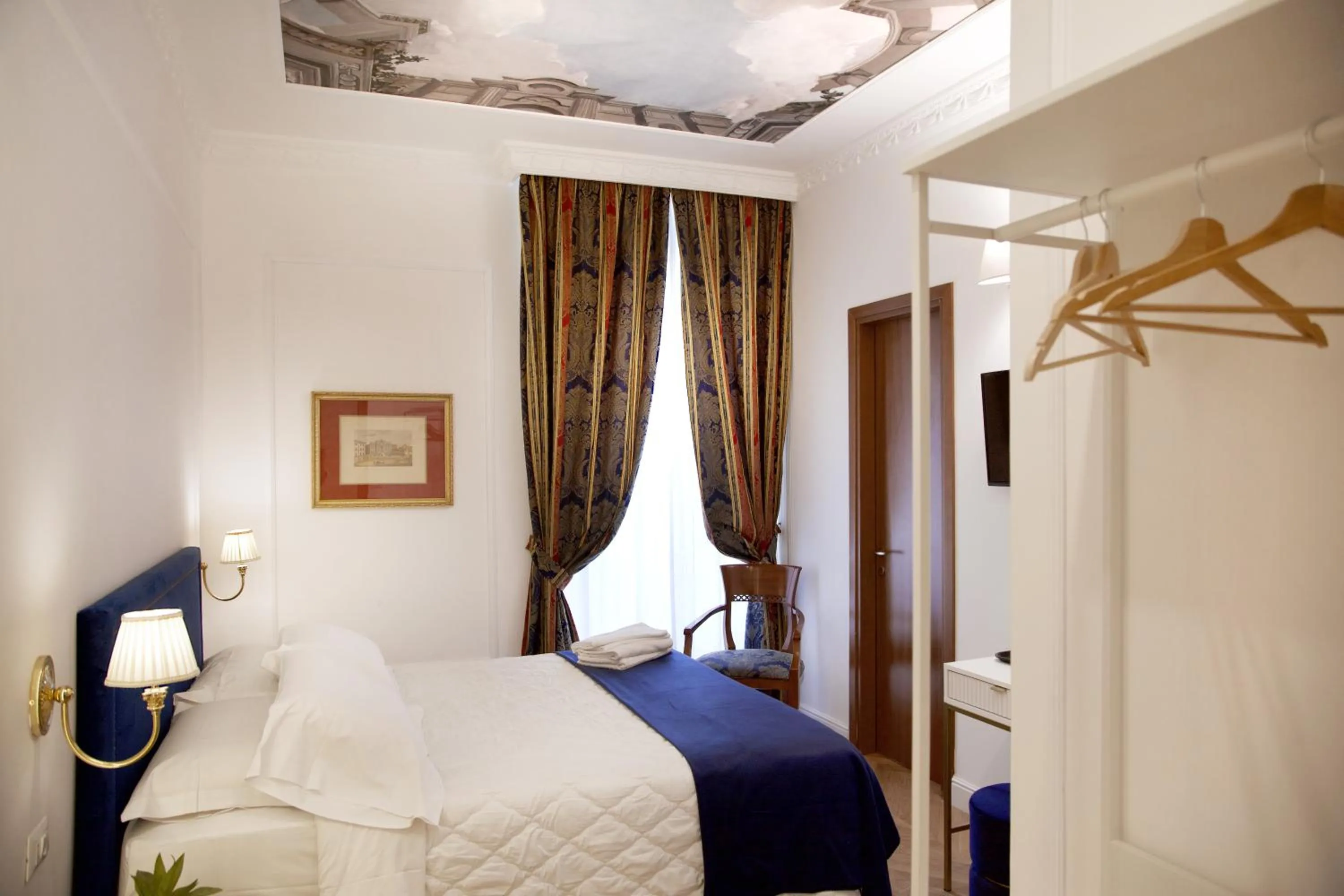 Photo of the whole room, Bed in Hotel Silva