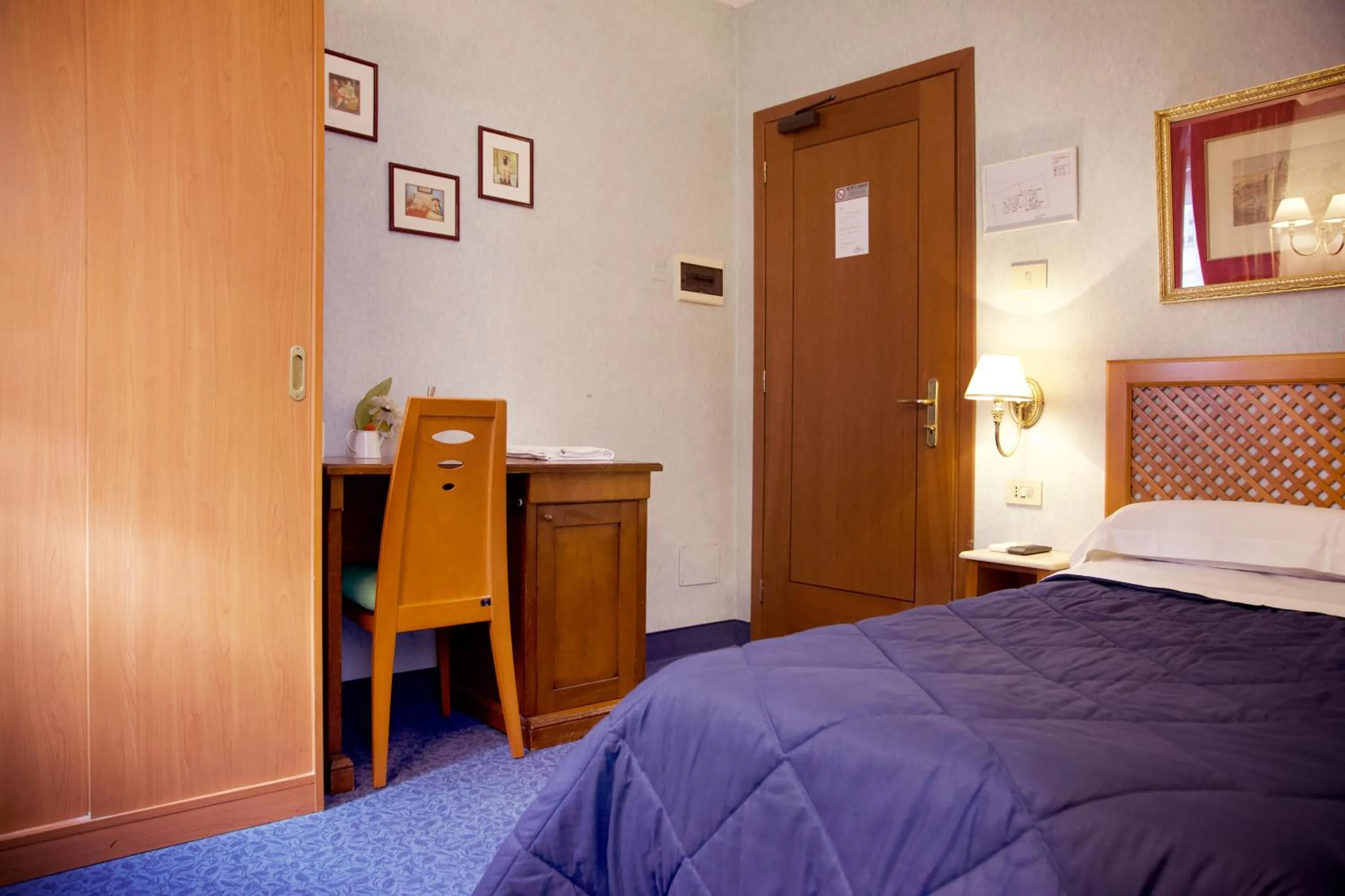 Photo of the whole room, Bed in Hotel Silva