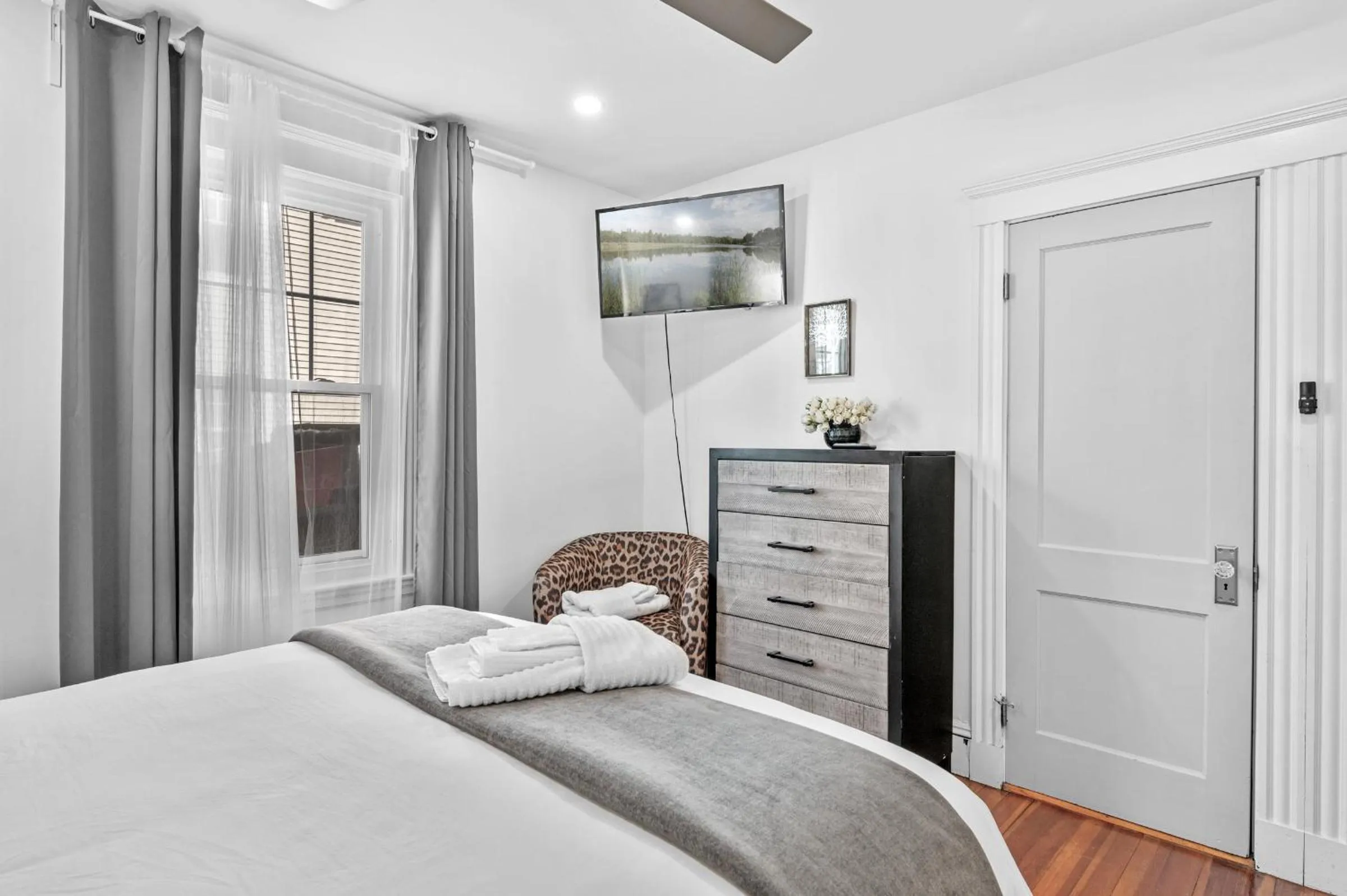 Bed in Roslindale village condos