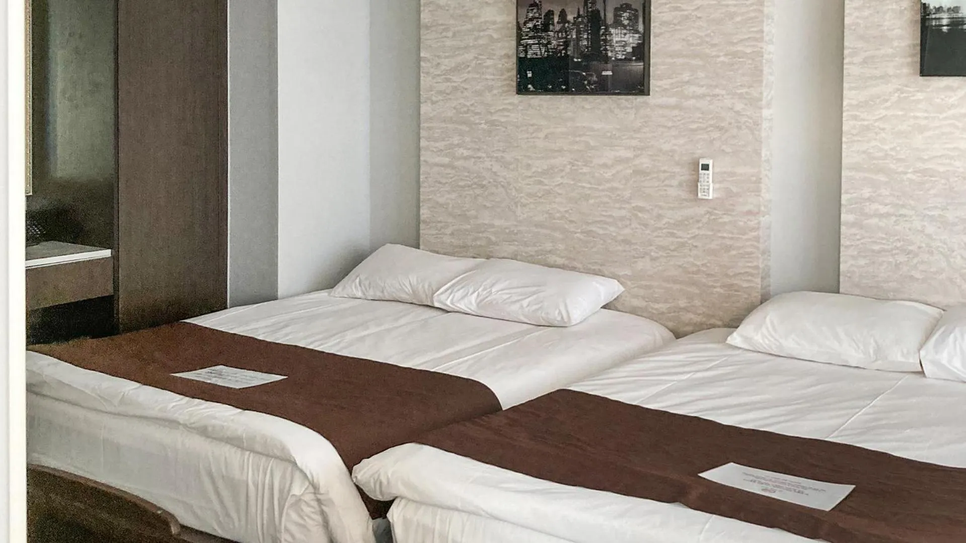 Bed in Griffinbay Hotel