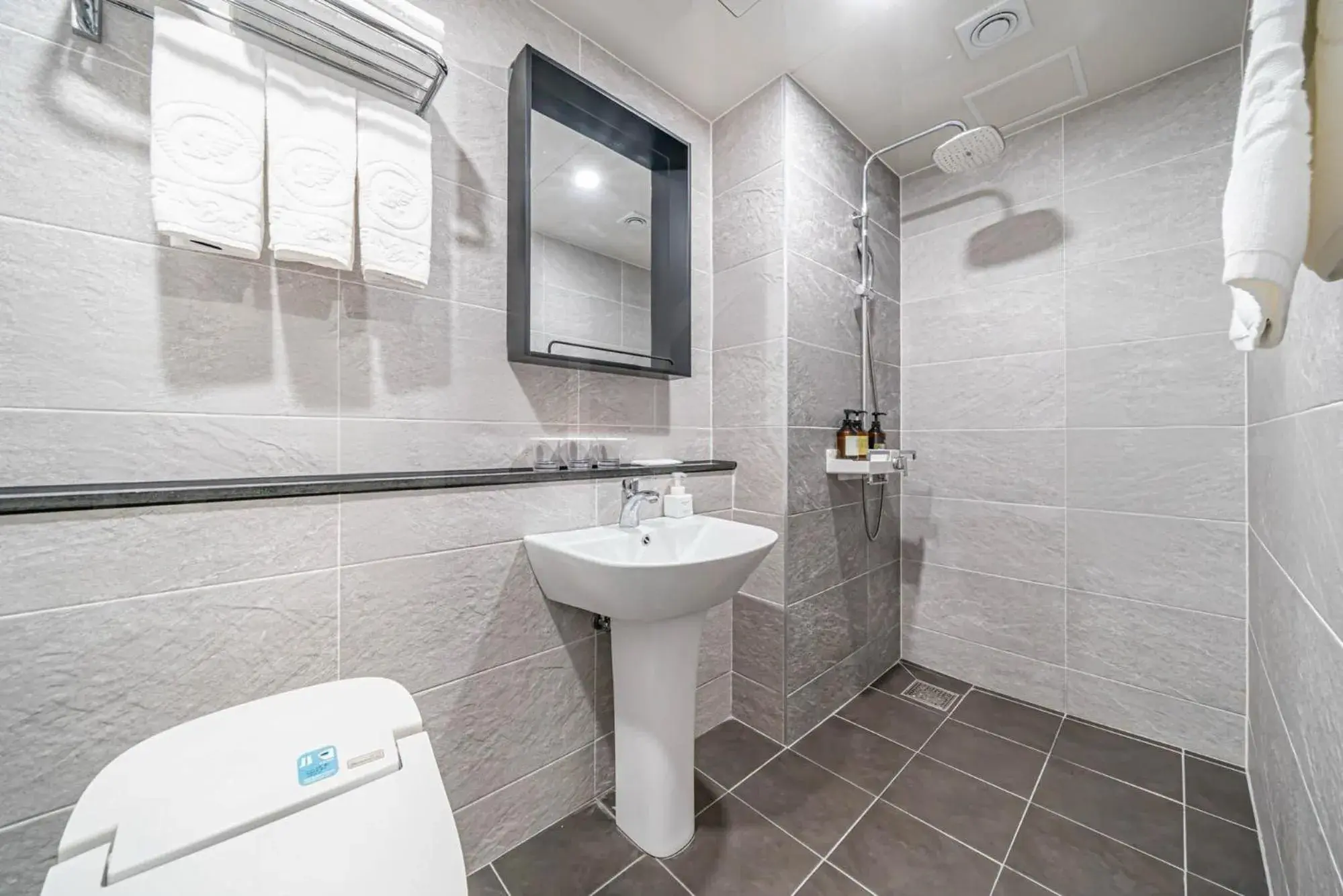 Deluxe Double Room with Sea View in Griffinbay Hotel Deluxe Double Room with Sea View in Griffinbay Hotel