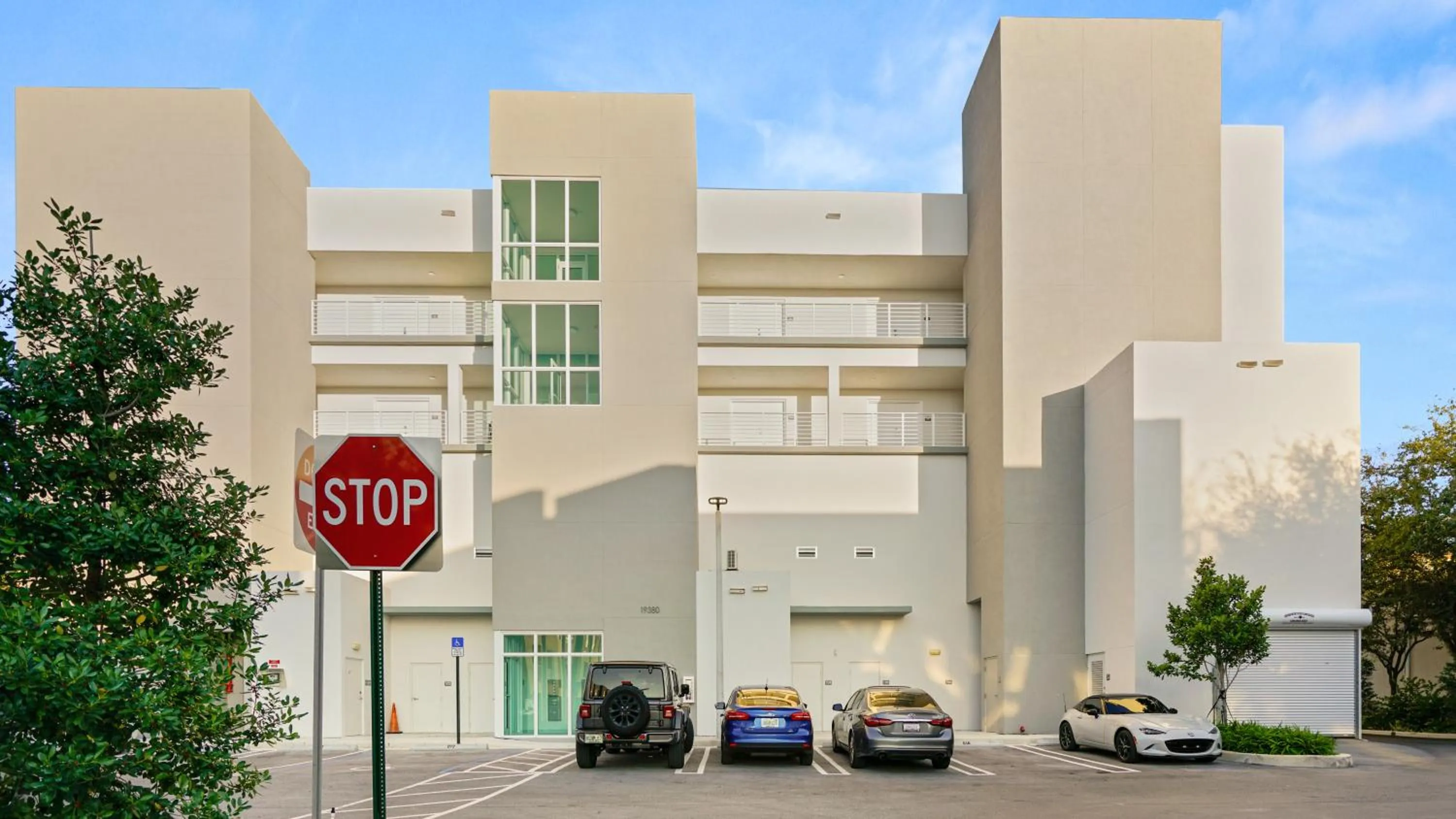 Property building in Lofts of Aventura