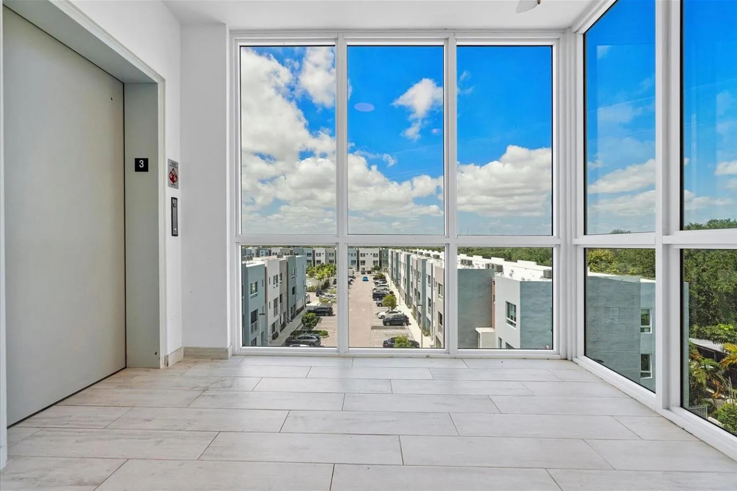 Day in Lofts of Aventura