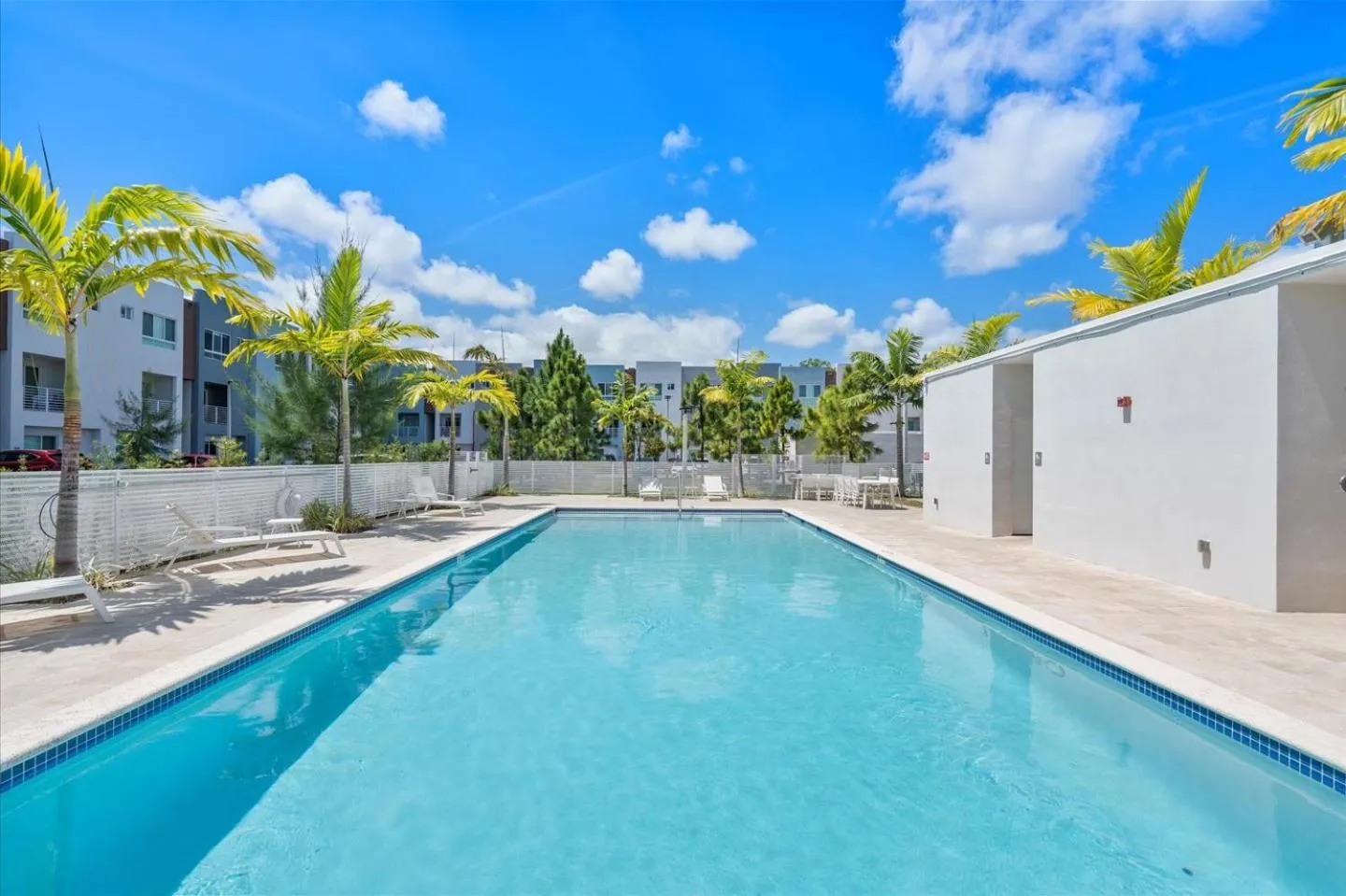Pool view in Lofts of Aventura