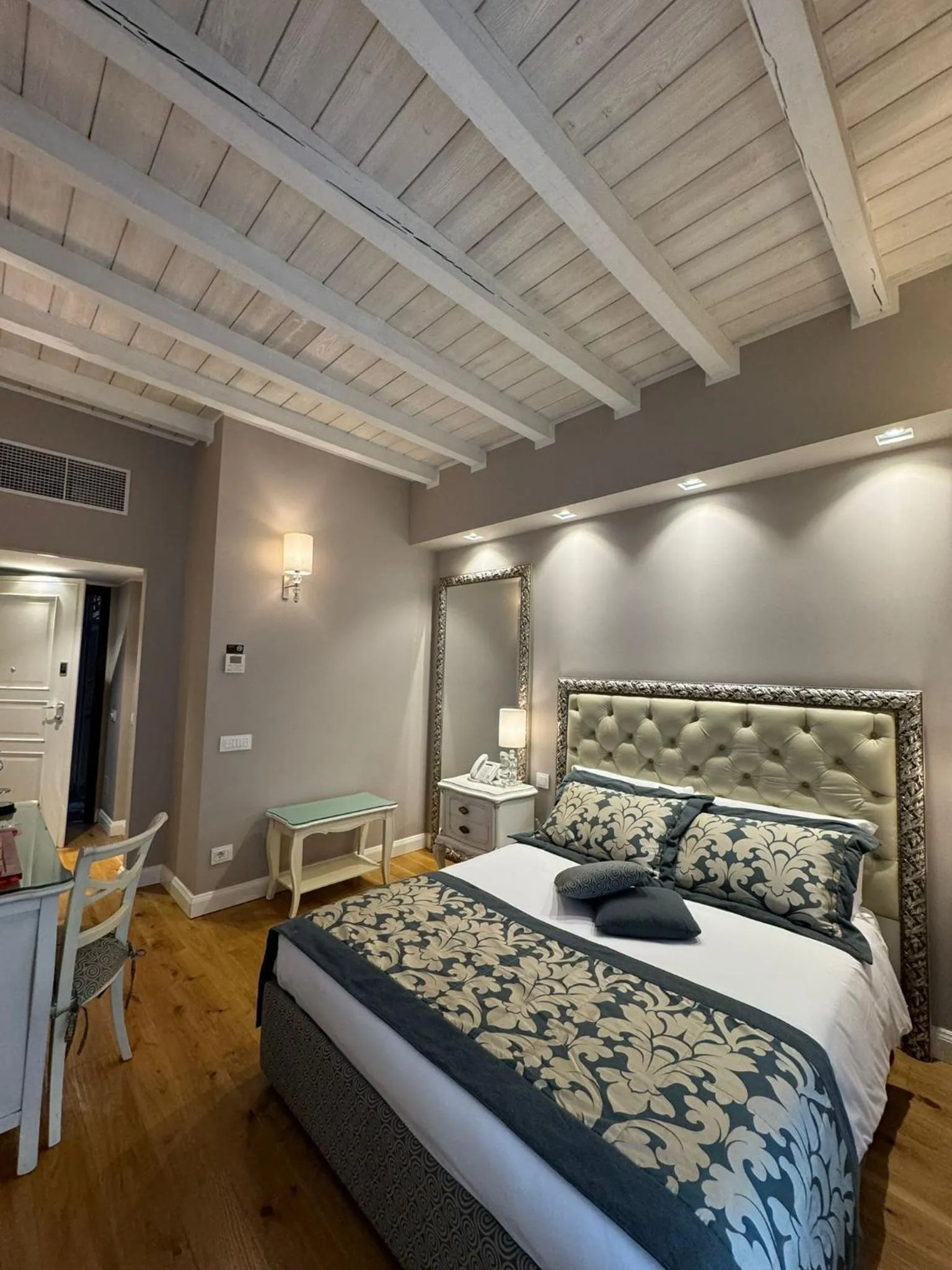 Bed in Delle Nazioni Milan Hotel