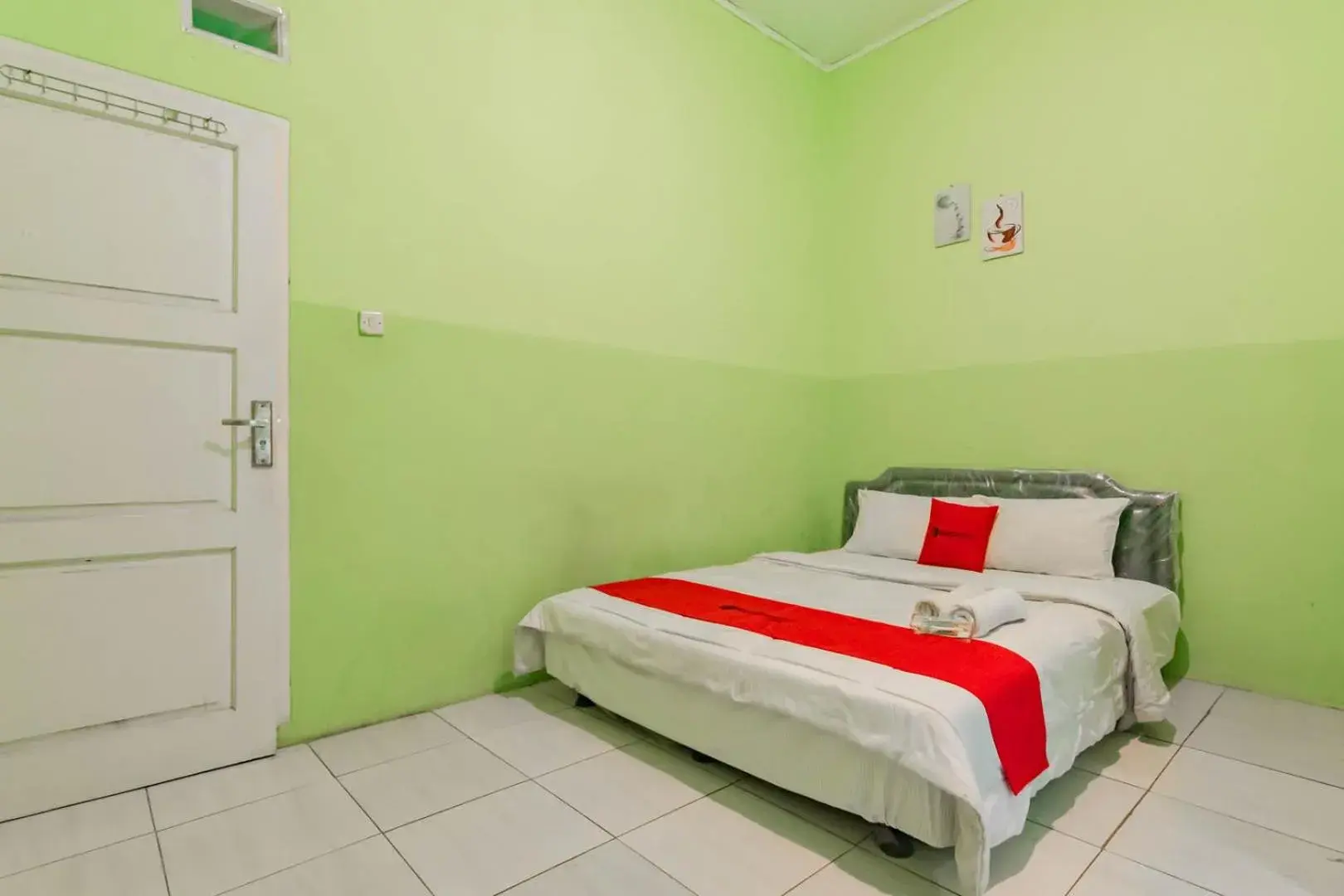 RedDoorz near Tugu Pramuka Cianjur RedDoorz near Tugu Pramuka Cianjur