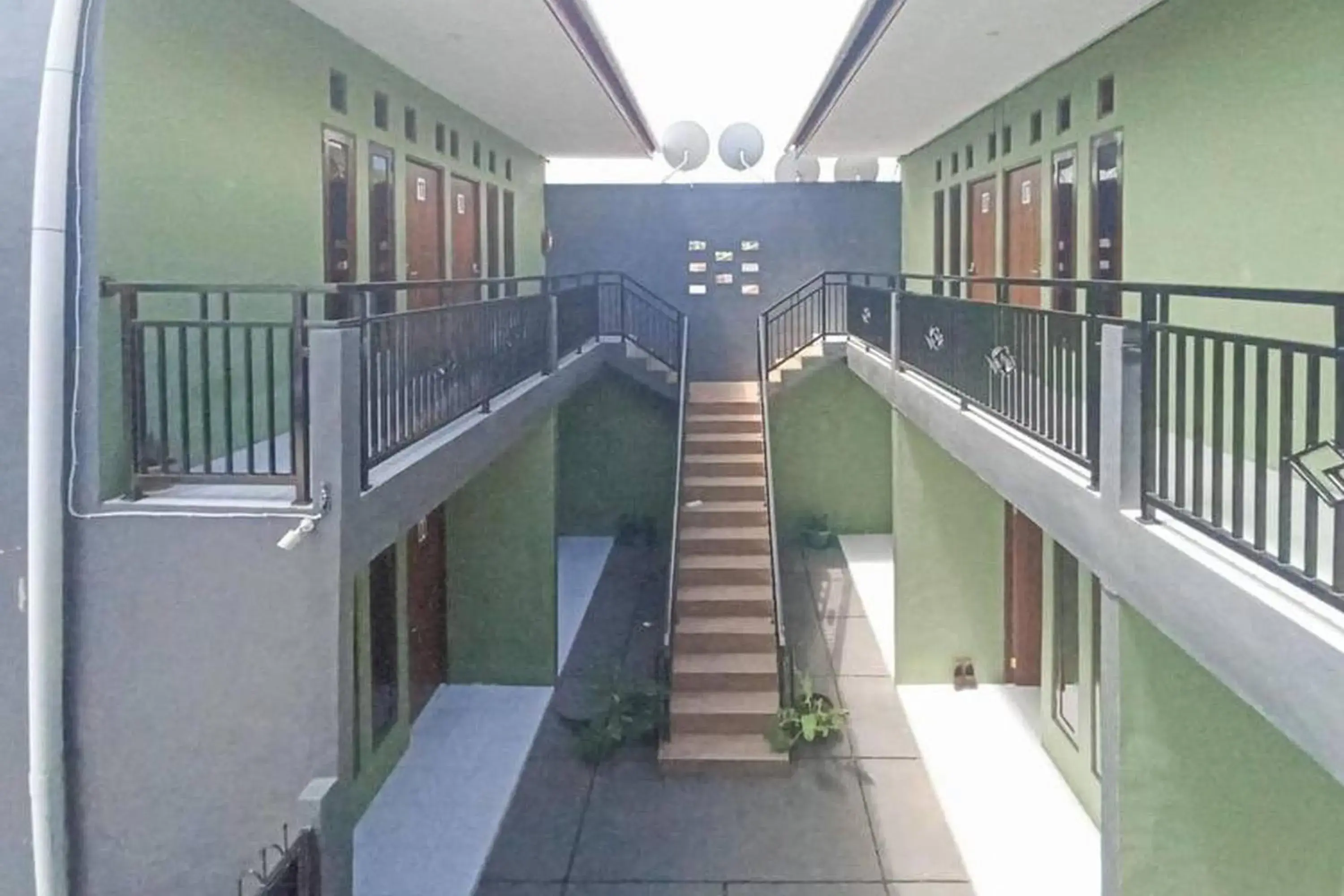 Property building in RedDoorz @ Waena Jayapura Property building in RedDoorz @ Waena Jayapura