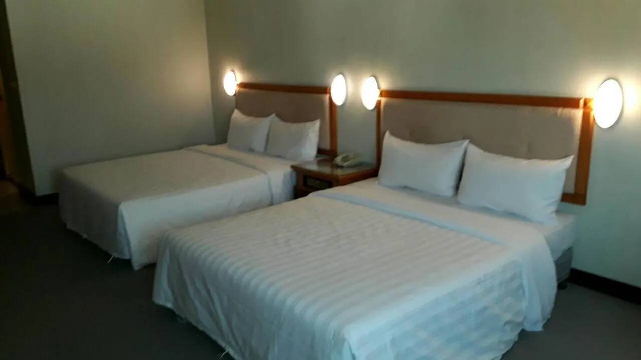 Photo of the whole room, Bed in Kenting City Gate Hotel