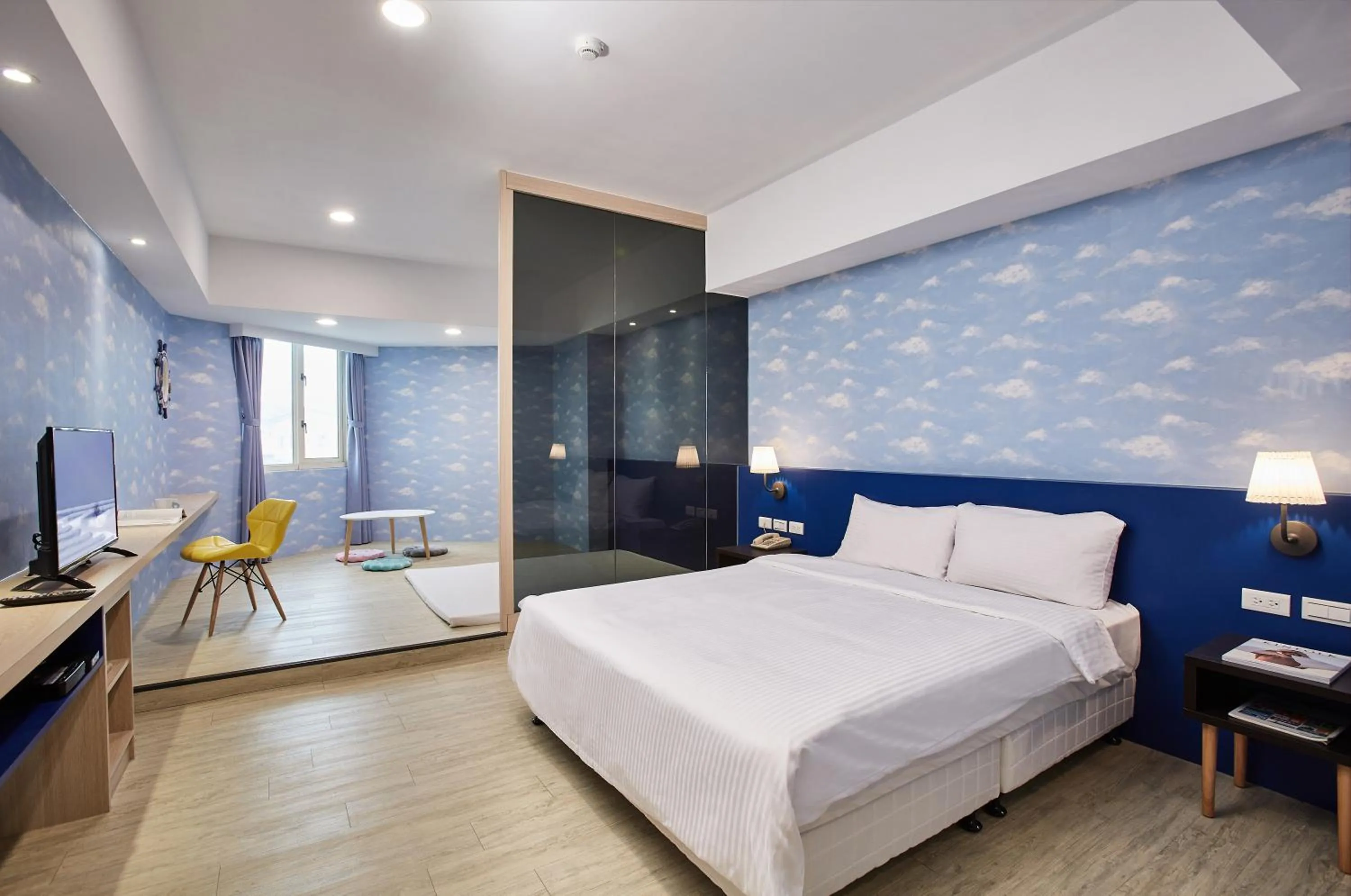 Photo of the whole room, Bed in Kenting City Gate Hotel