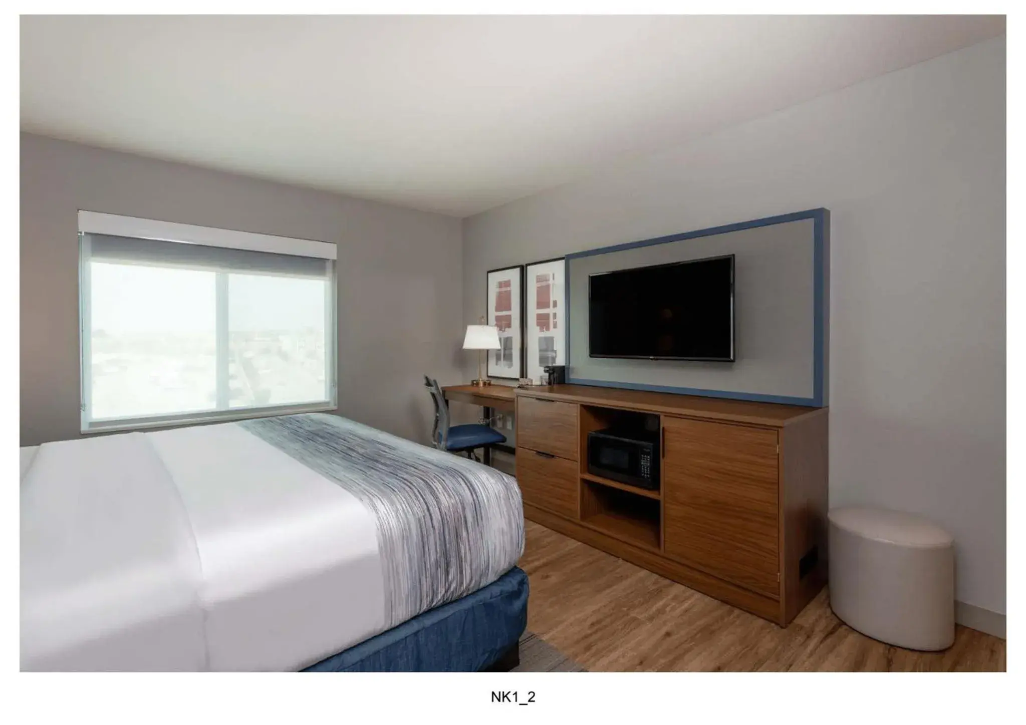 1 King Bed, Mobility/Hearing Accessible Room, Bathtub w/ Grab Bars, Non-Smoking in AmericInn by Wyndham San Angelo 1 King Bed, Mobility/Hearing Accessible Room, Bathtub w/ Grab Bars, Non-Smoking in AmericInn by Wyndham San Angelo