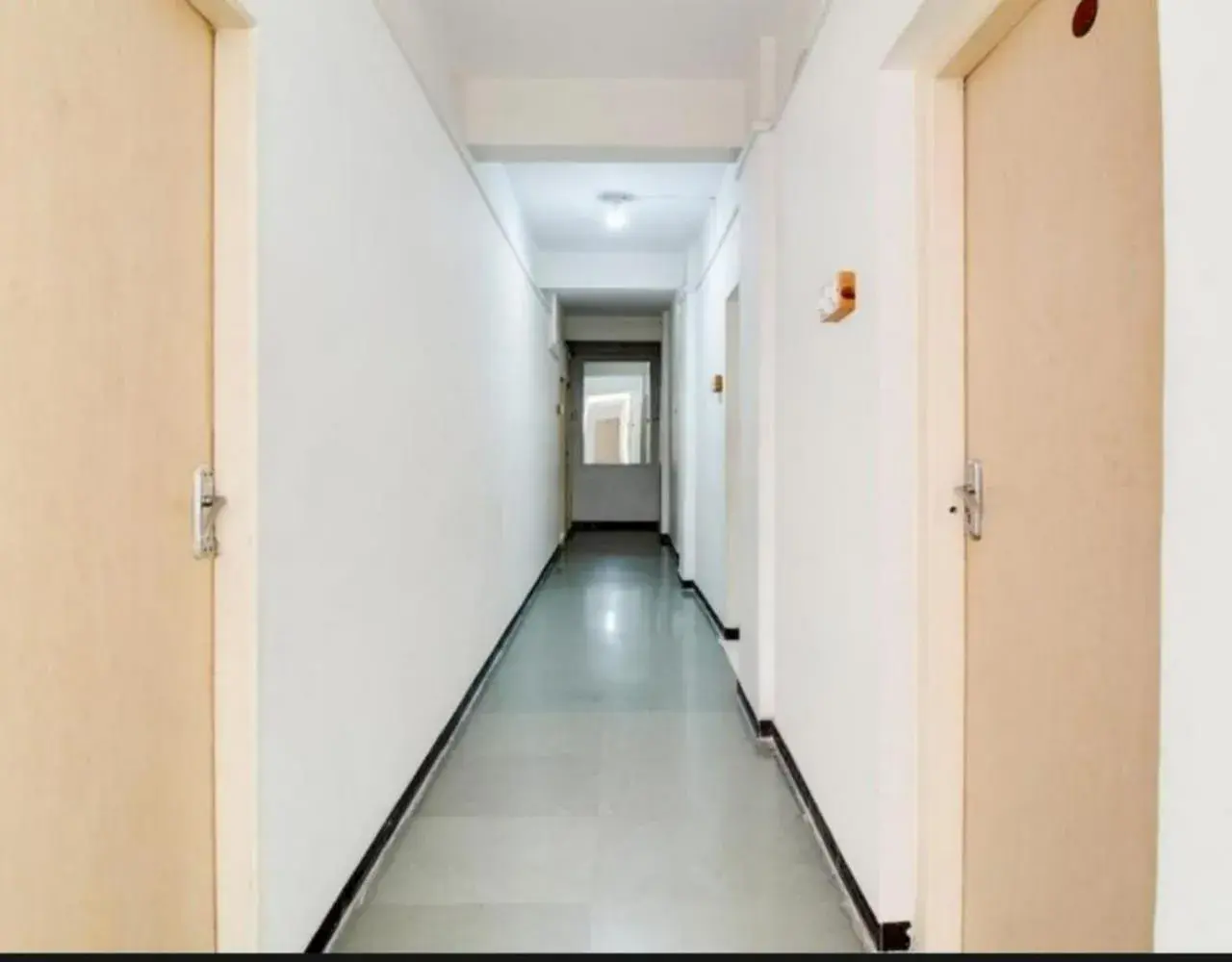 Property building in Hotel Rahi Property building in Hotel Rahi