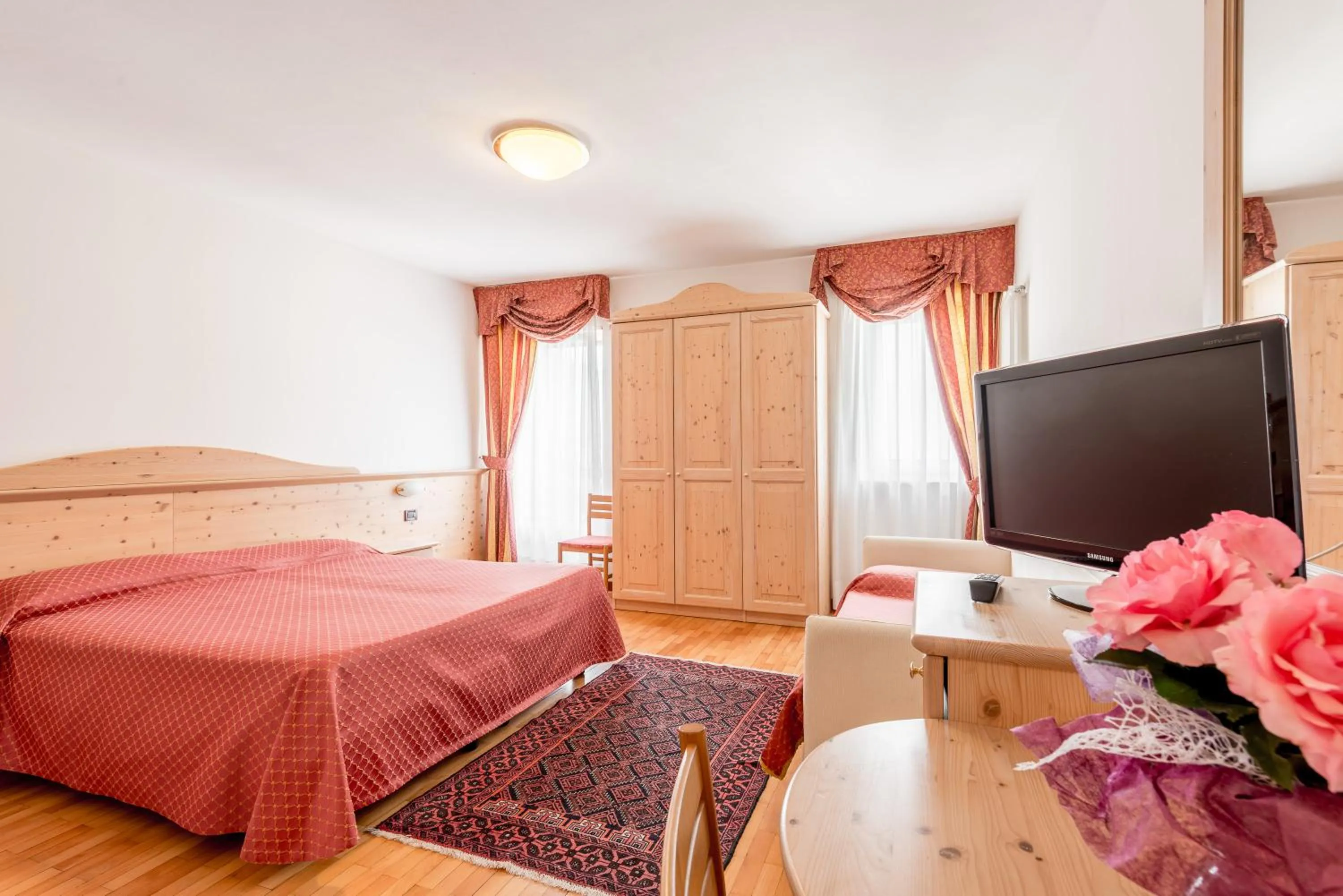 Bedroom, Bed in Hotel Dolomiti