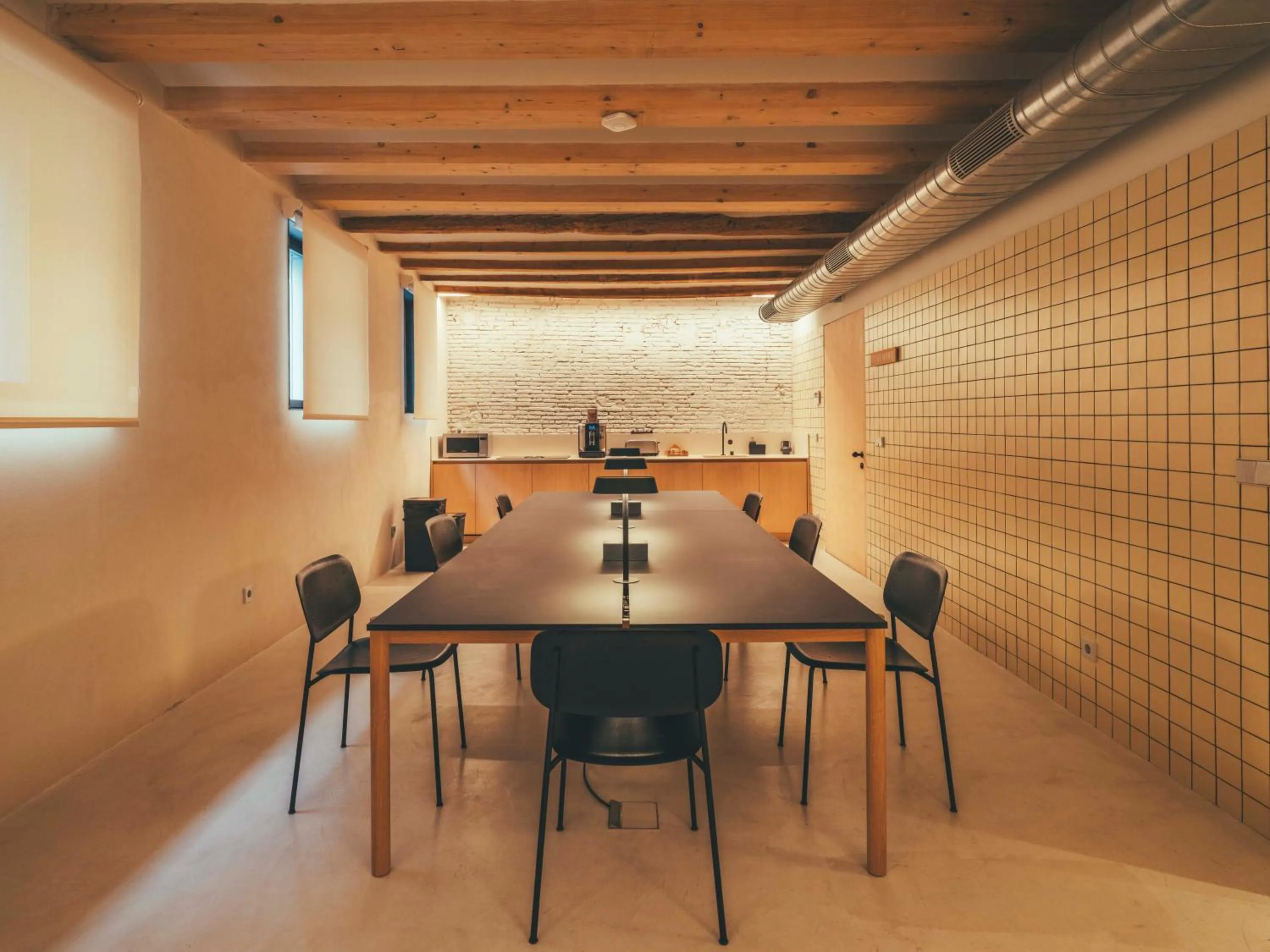 Communal lounge/ TV room in Boutique Apartments 23 Barcelona