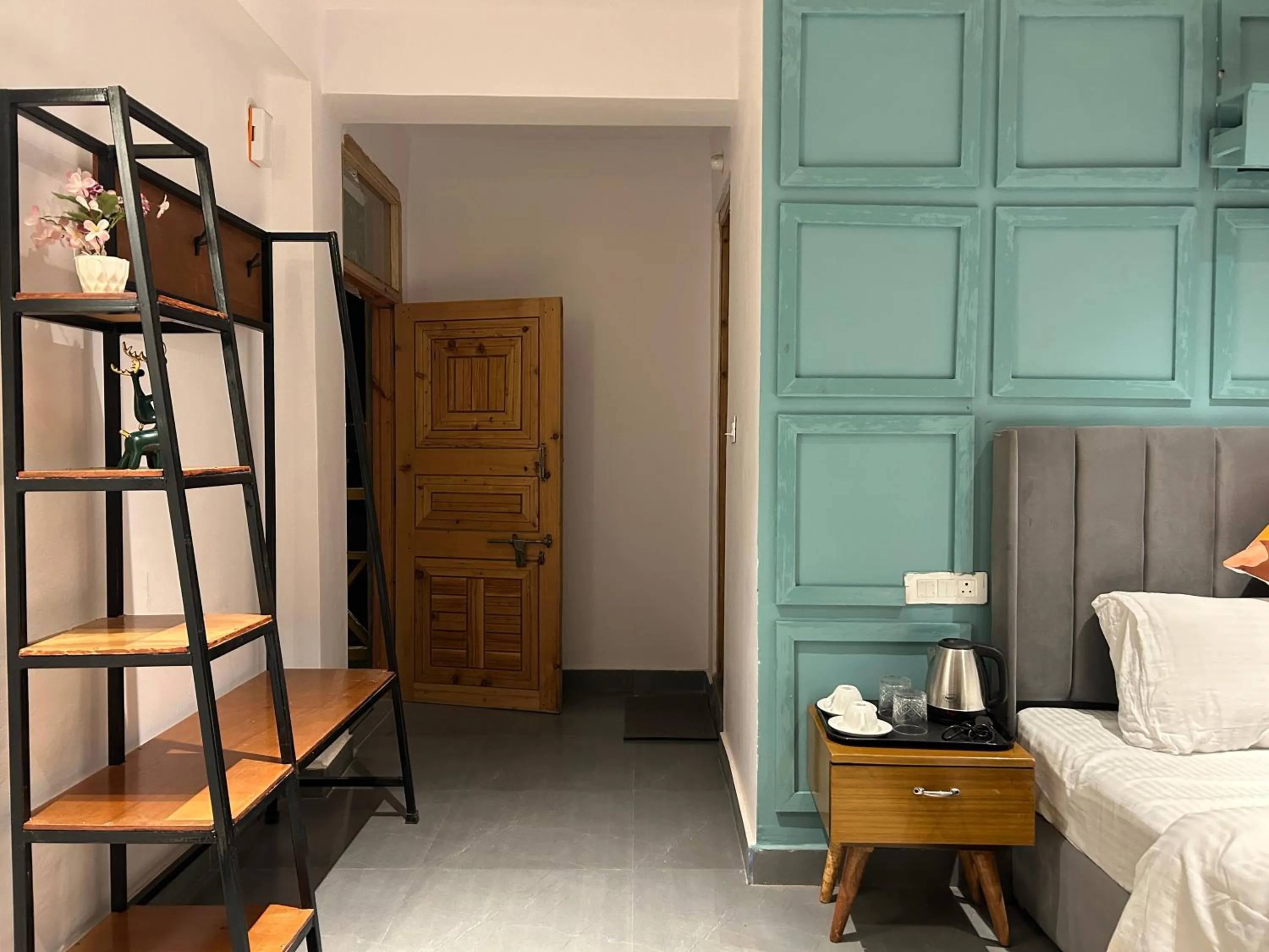 Photo of the whole room, Bed in Peppy Nomads Luxuria