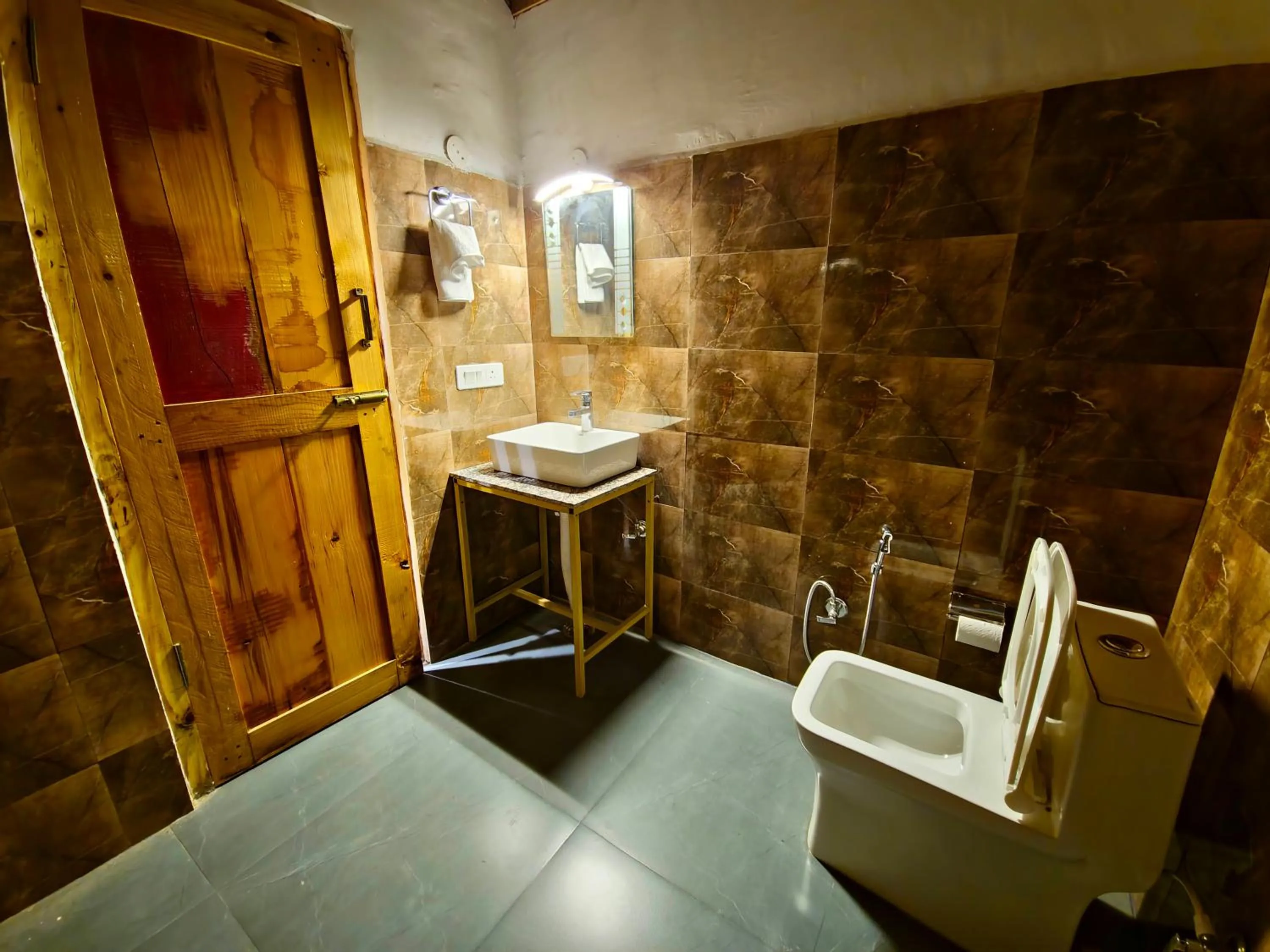 Bathroom in Peppy Nomads Luxuria