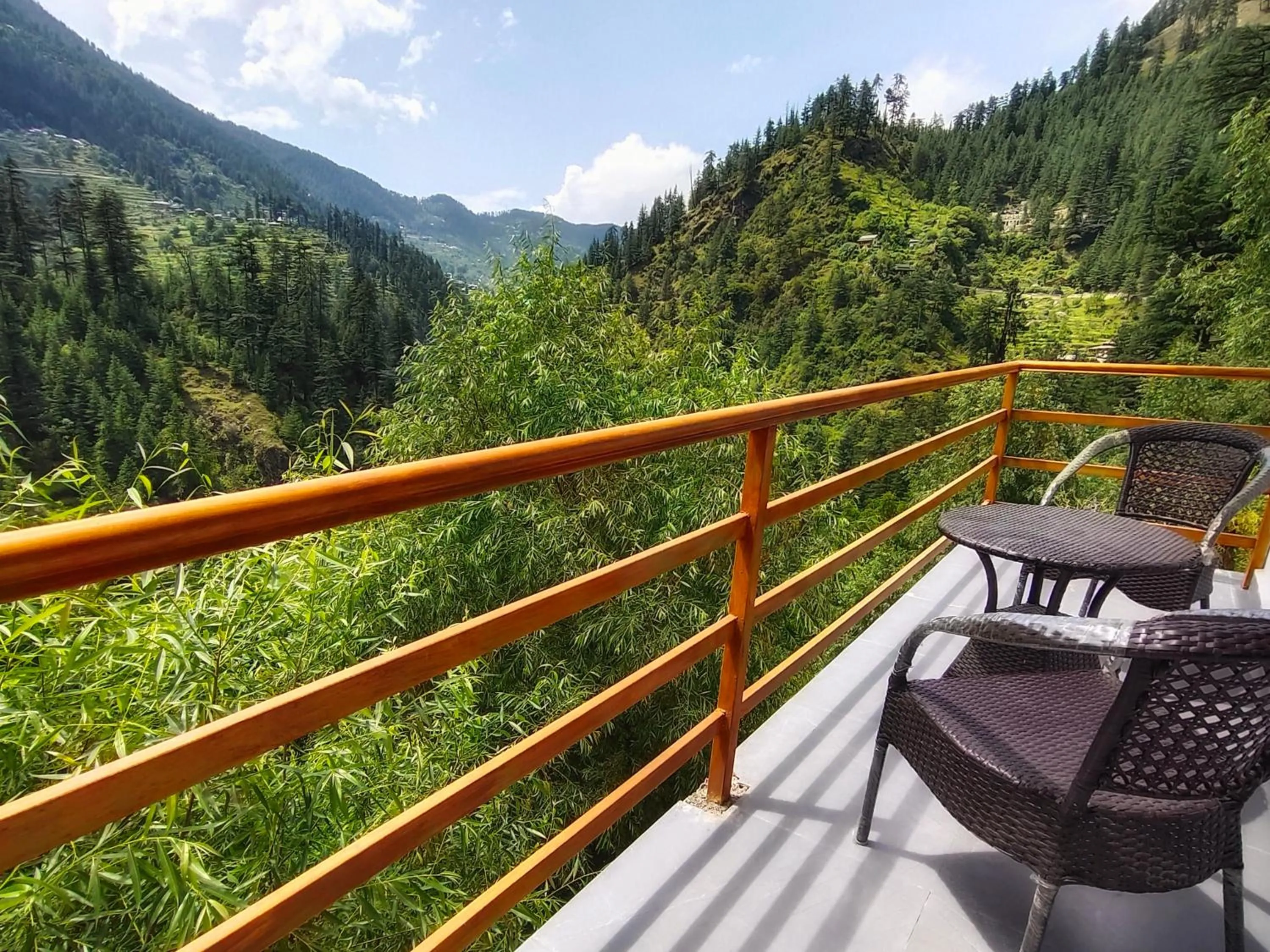 Natural landscape in Peppy Nomads Luxuria