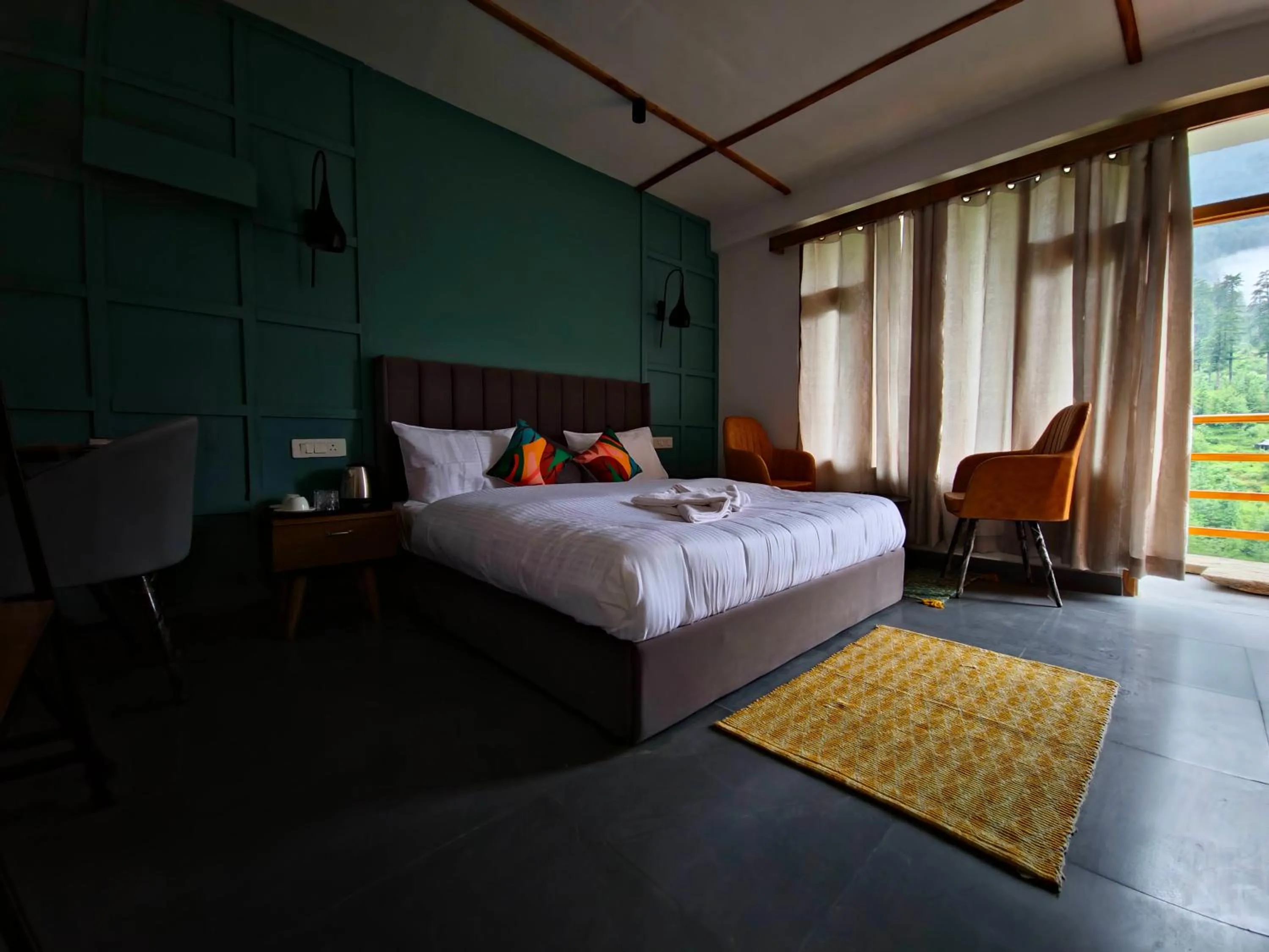 Photo of the whole room, Bed in Peppy Nomads Luxuria