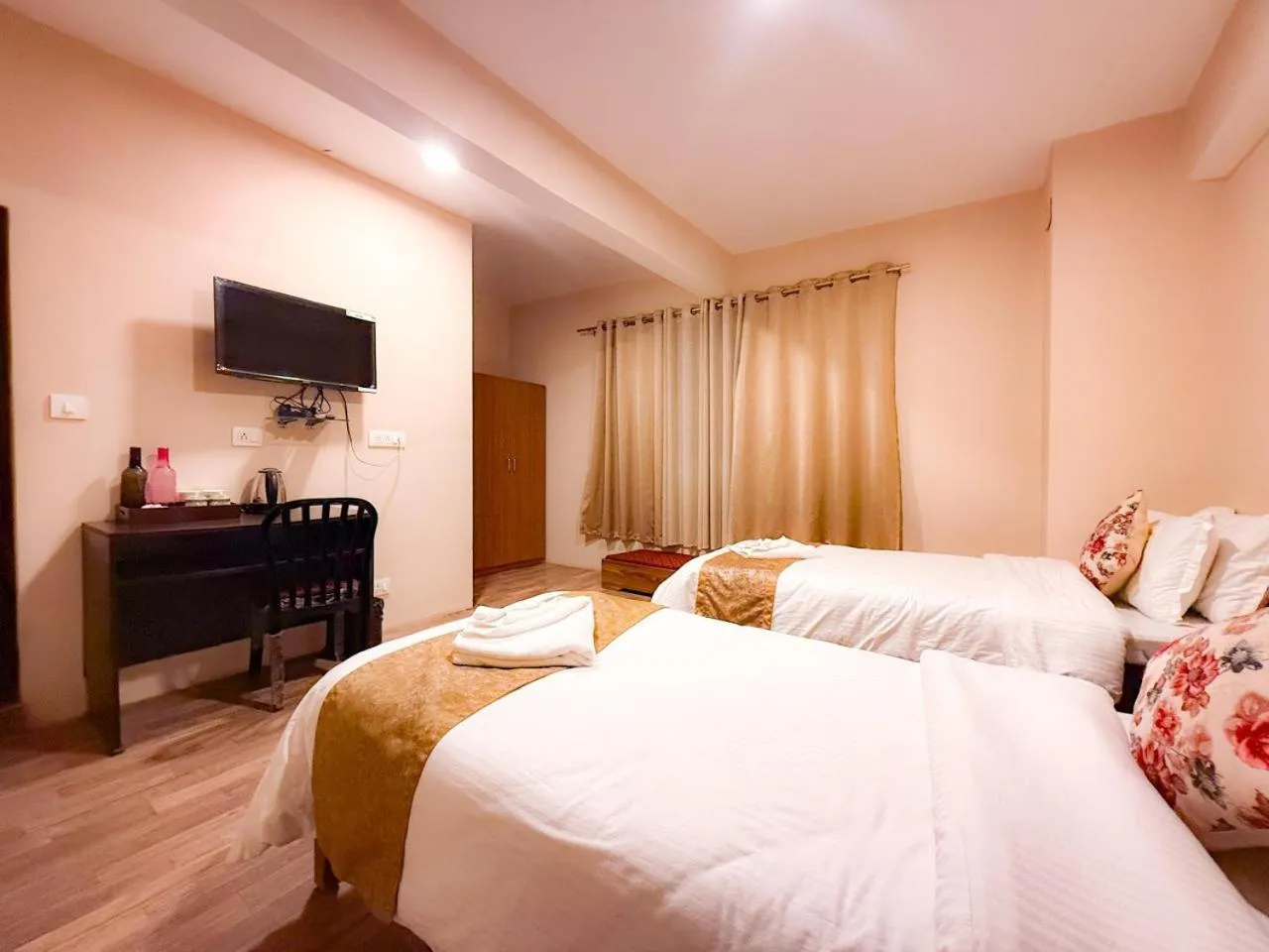 Bedroom, Bed in Hotel Shambhala