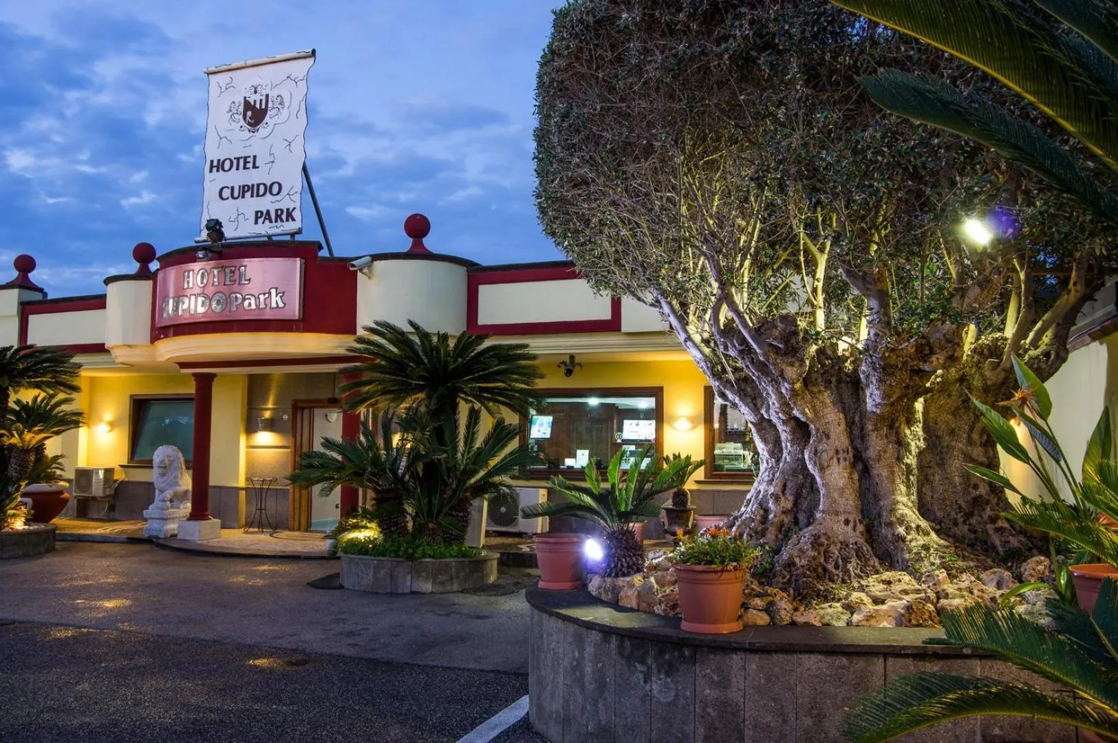 Facade/entrance in cupido park