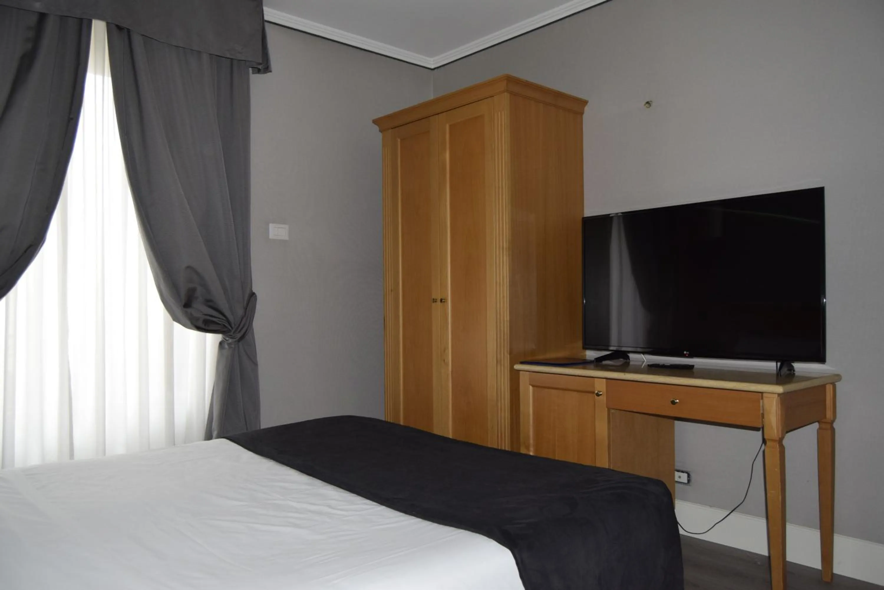 Photo of the whole room, Bed in Hotel dei Quiriti