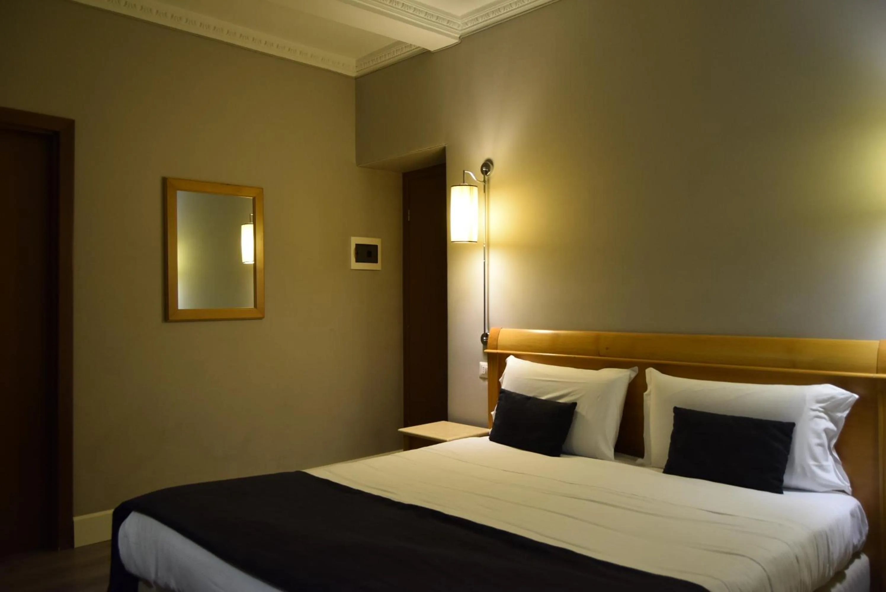 Photo of the whole room, Bed in Hotel dei Quiriti