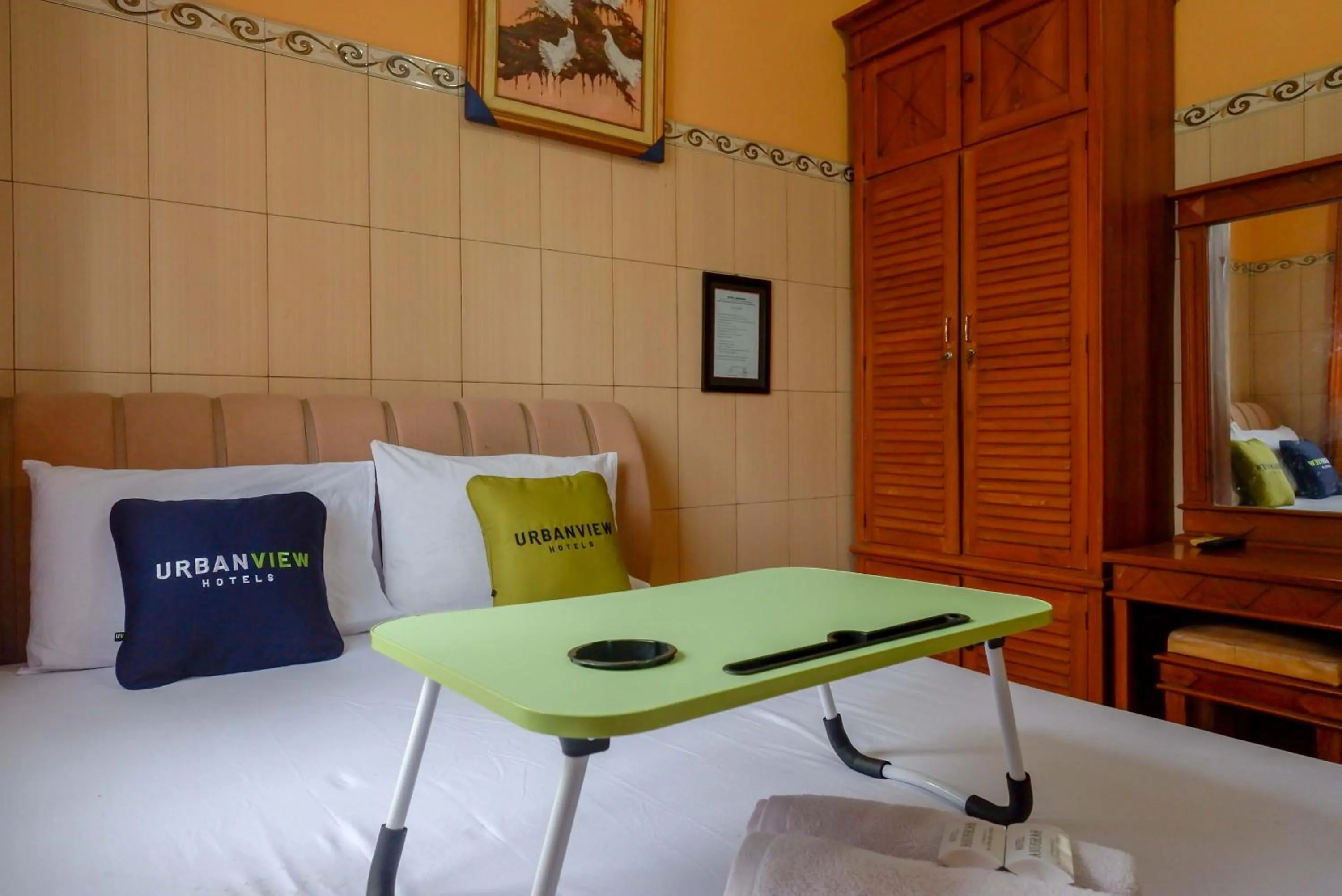 Bed in Urbanview Hotel Anugrah Kendal by RedDoorz