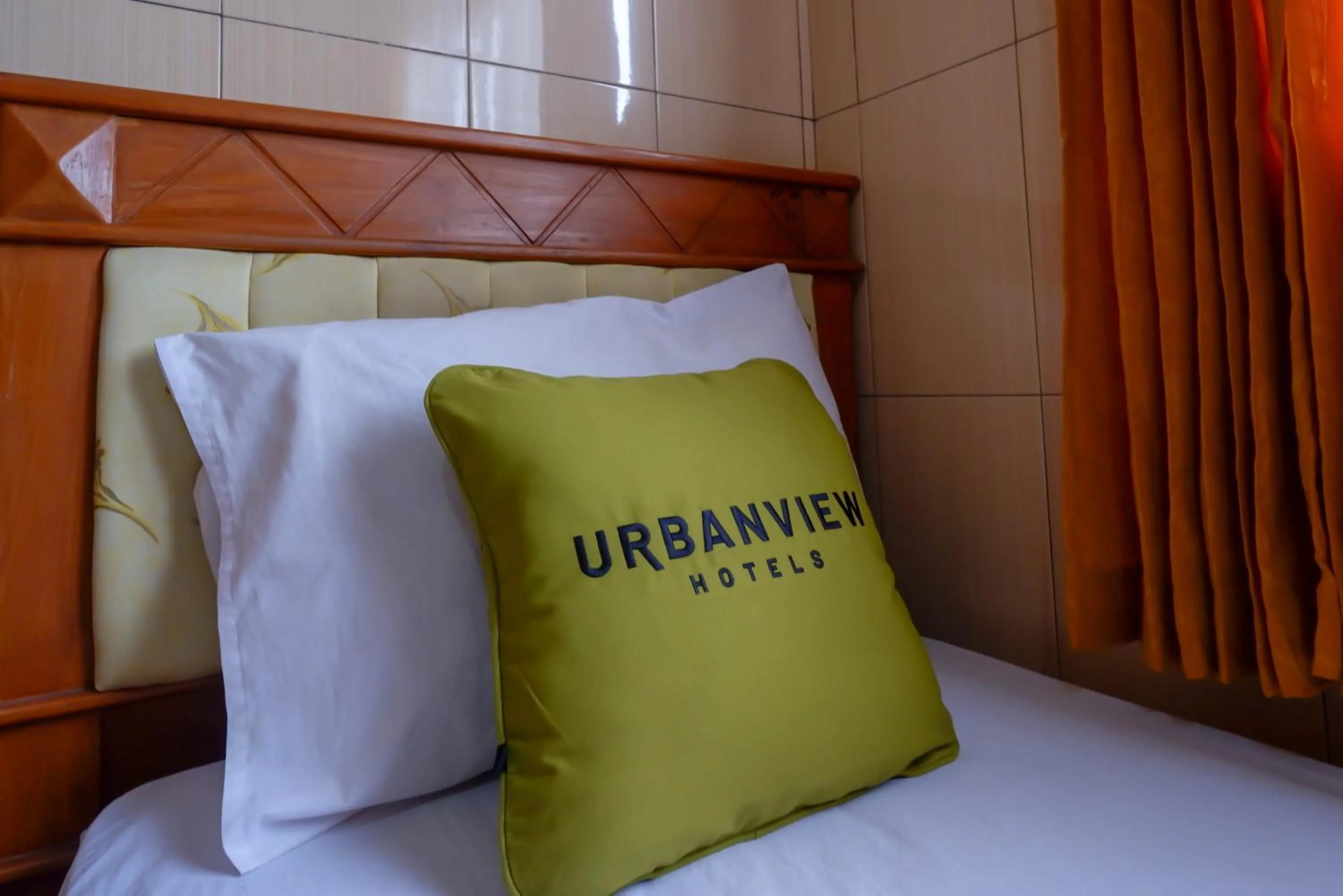 Bed in Urbanview Hotel Anugrah Kendal by RedDoorz