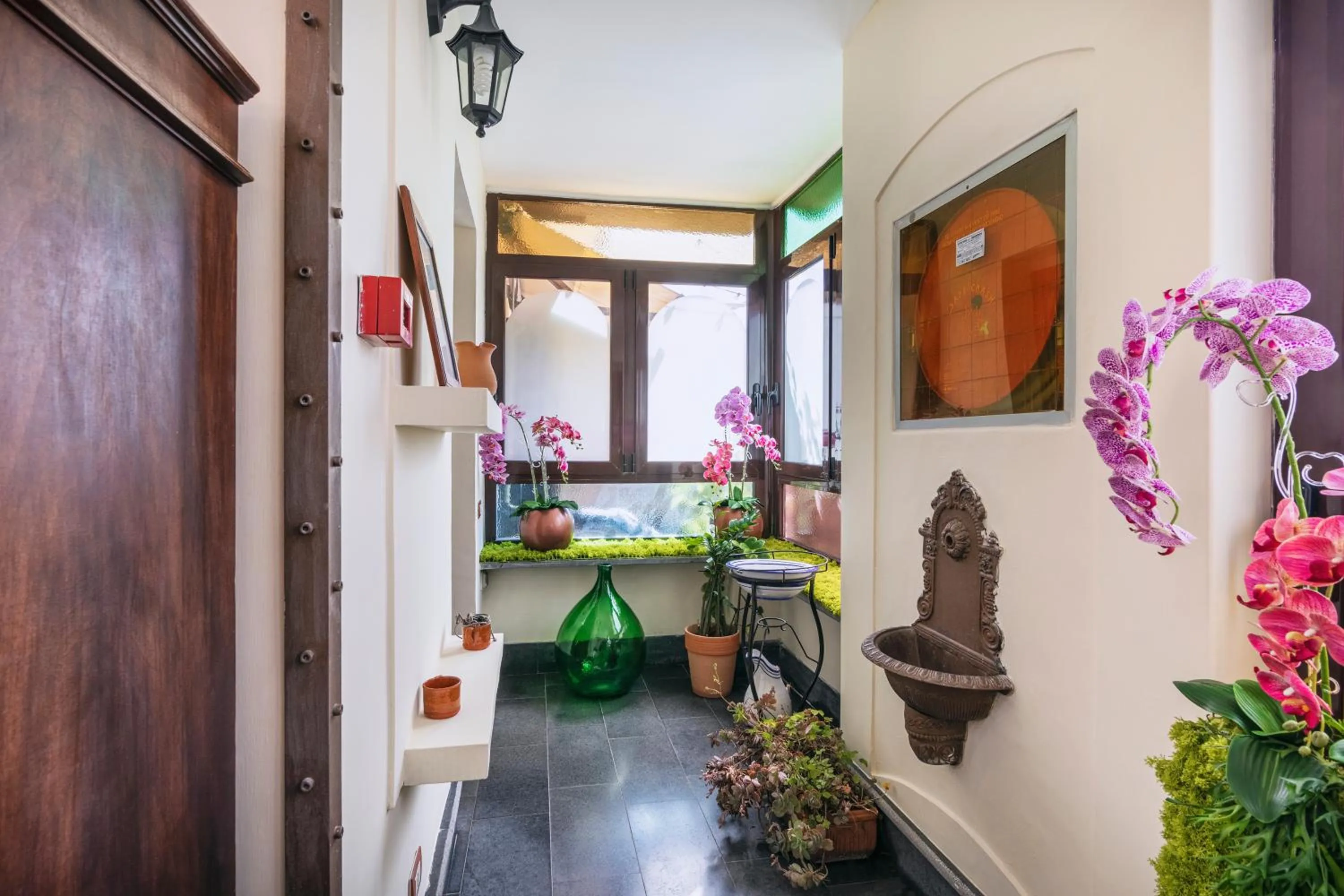 Decorative detail in Hotel Il Convento