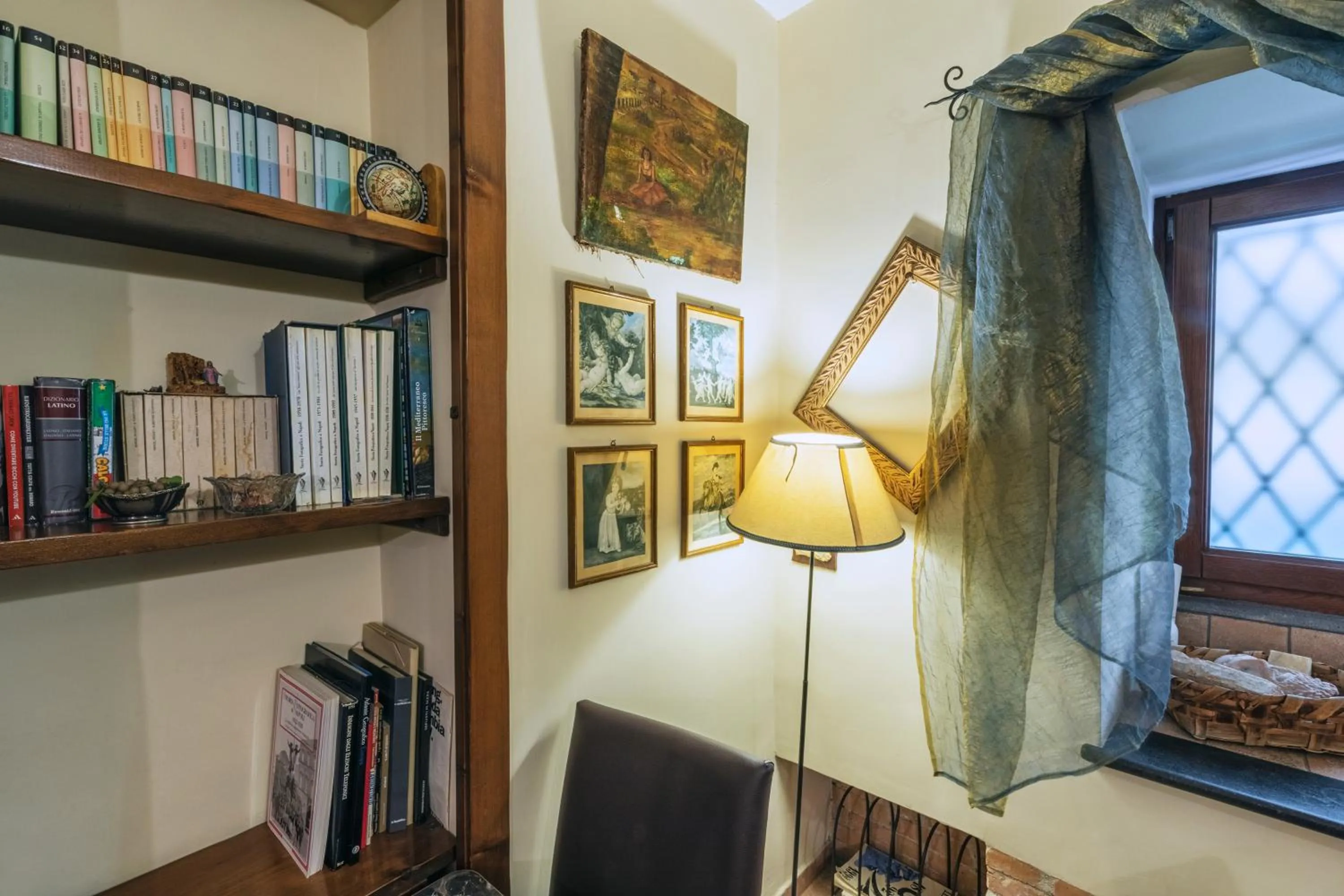 Decorative detail in Hotel Il Convento