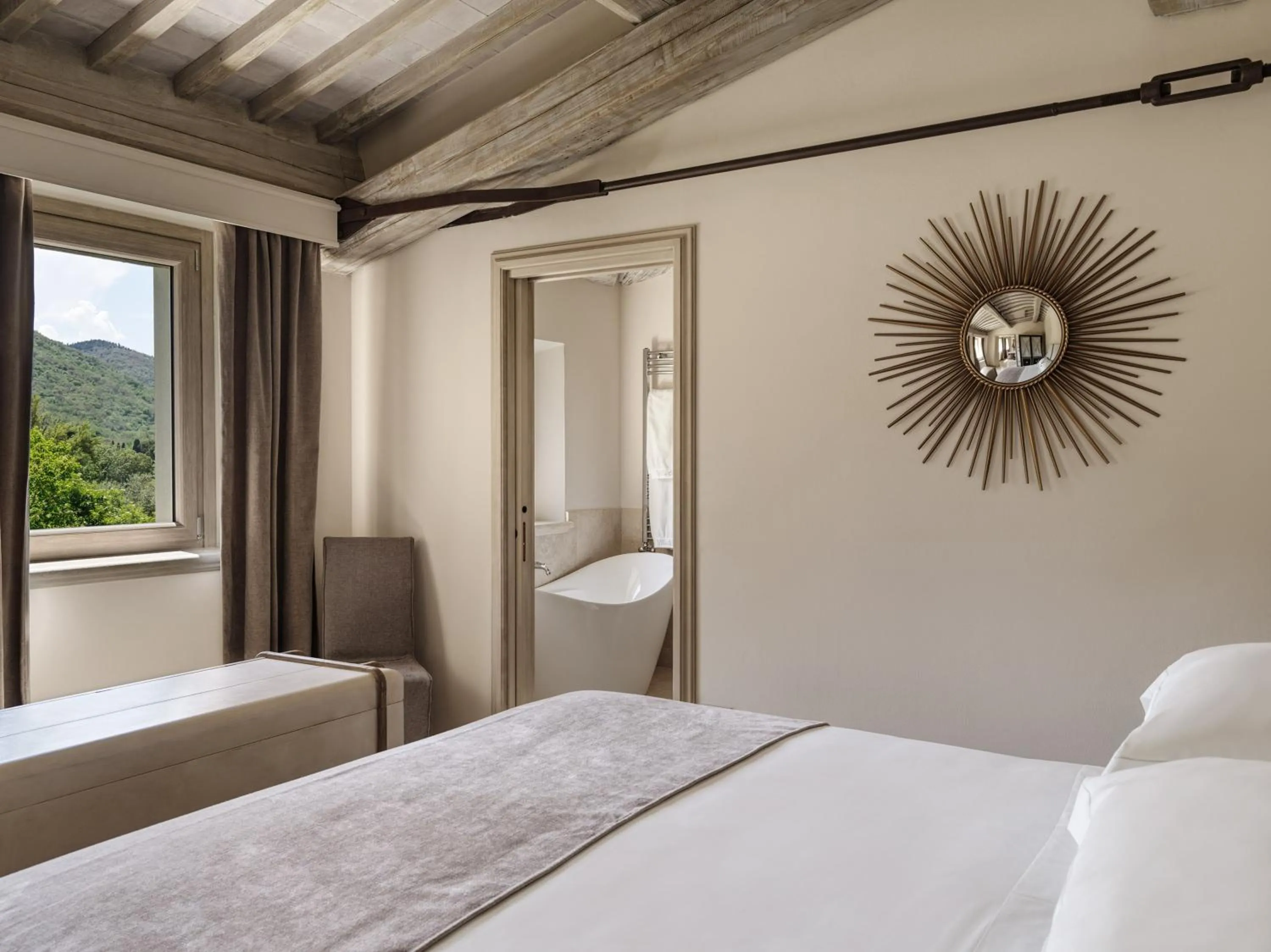 Bed in Villa di Piazzano - Small Luxury Hotels of the World