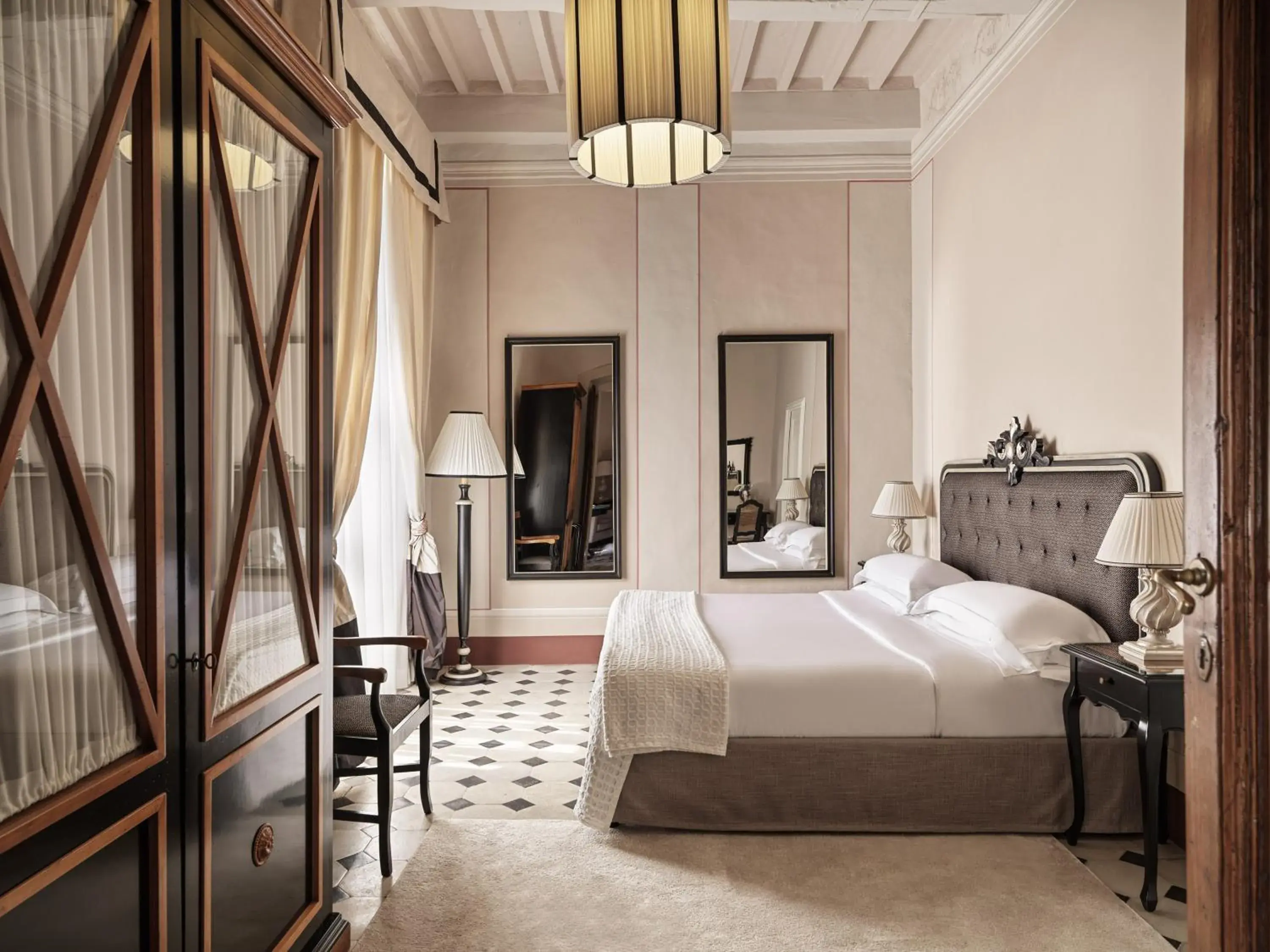 Suite in Villa di Piazzano - Small Luxury Hotels of the World Suite in Villa di Piazzano - Small Luxury Hotels of the World
