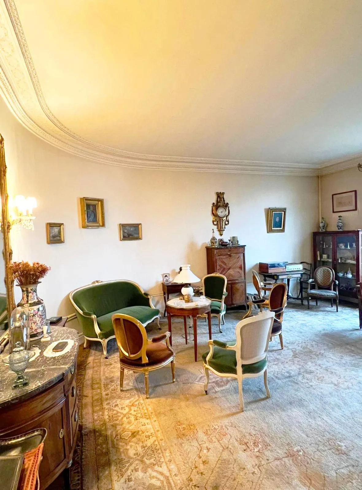 One-Bedroom Apartment in beautiful flat in the center of Paris 6 th district