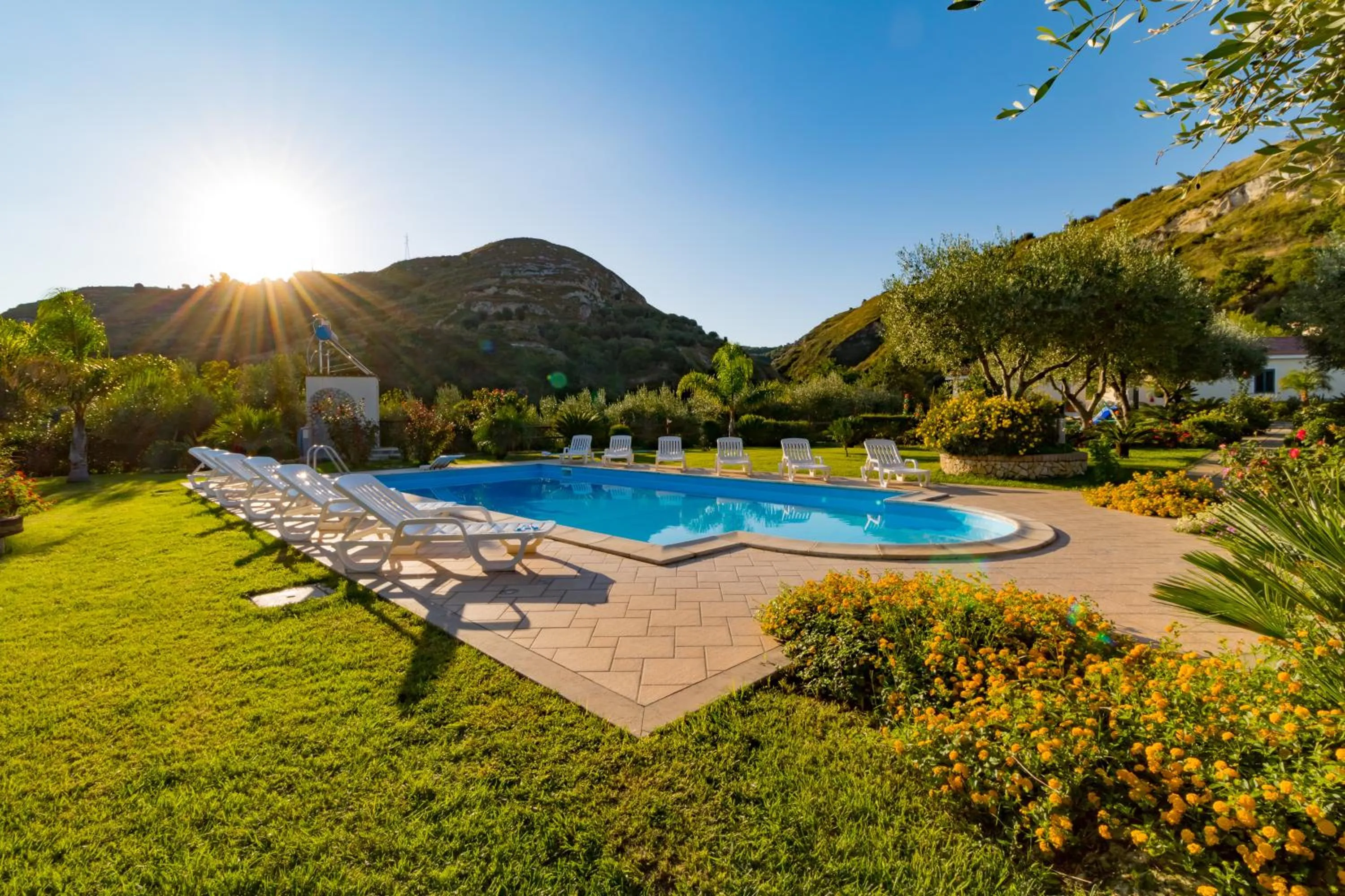 Swimming pool in Villa Garden