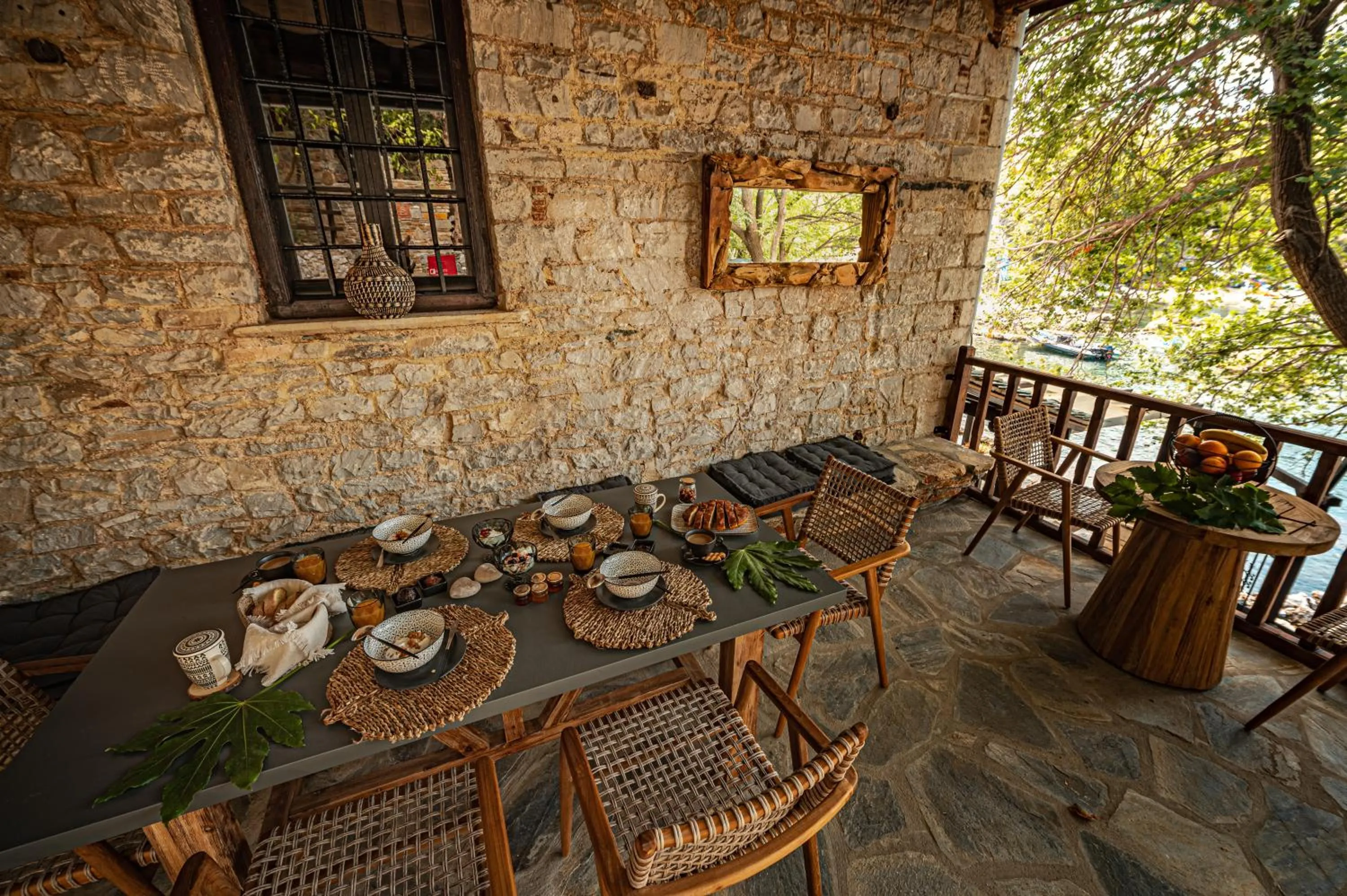 Restaurant/places to eat in Cleopatra's Miramare