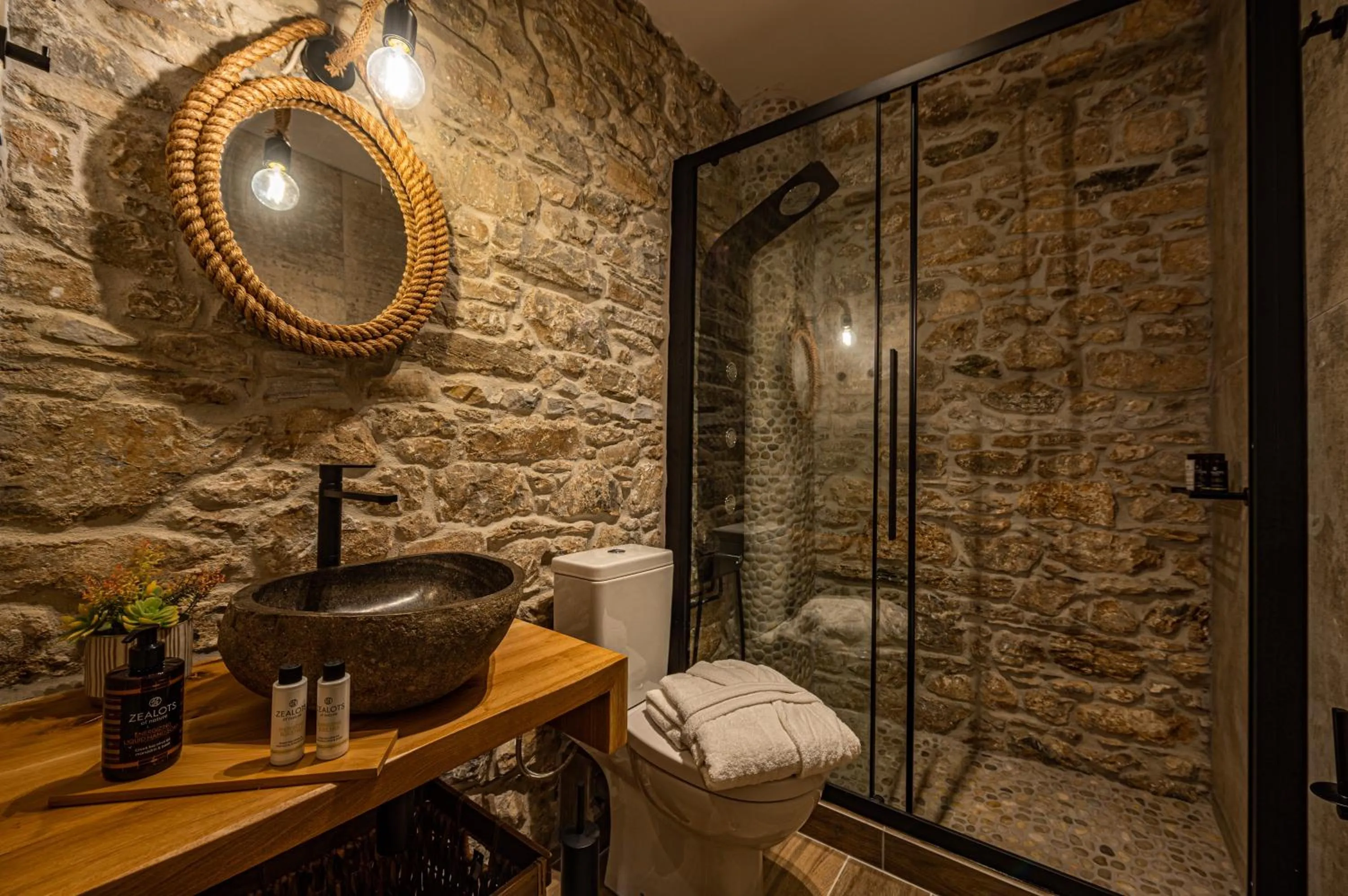 Bathroom in Cleopatra's Miramare