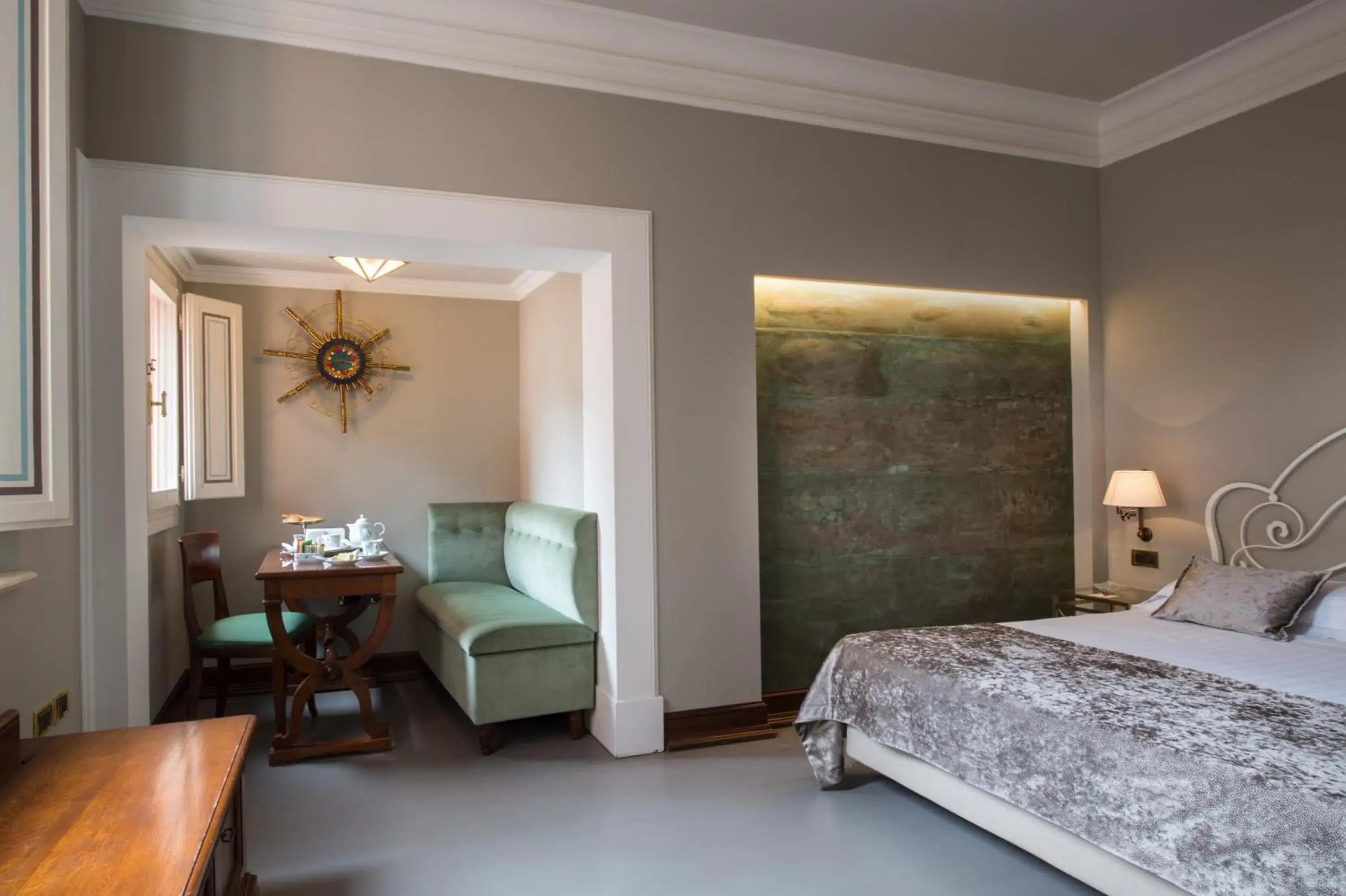 Suite with City View in Art Hotel Orologio Suite with City View in Art Hotel Orologio