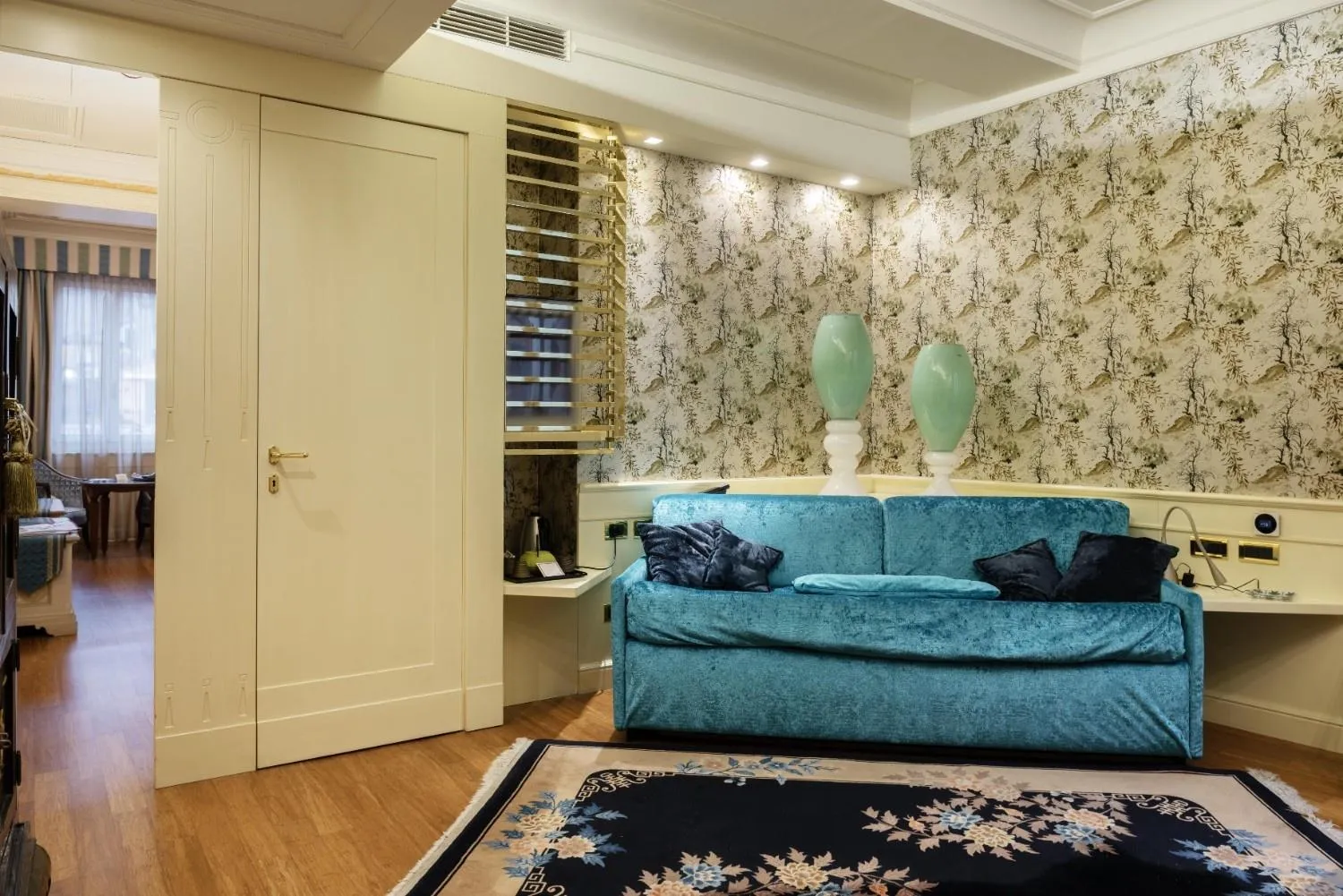 Decorative detail in Art Hotel Orologio