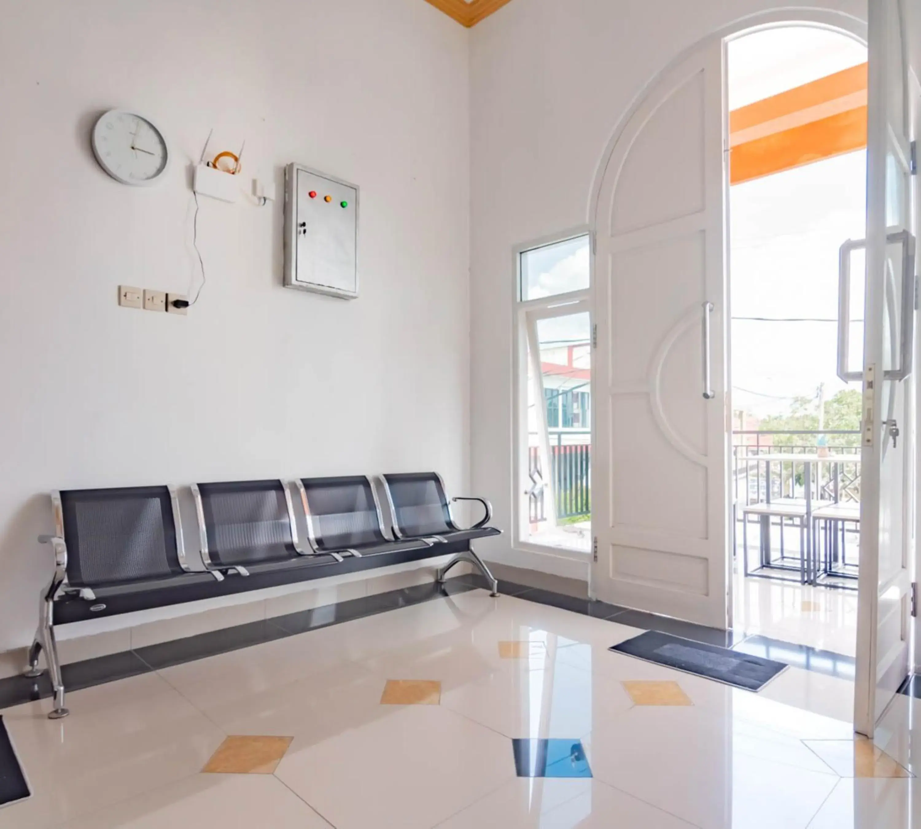 Lobby or reception in Urbanview Hotel Bundaran Besar Palangkaraya by RedDoorz Lobby or reception in Urbanview Hotel Bundaran Besar Palangkaraya by RedDoorz