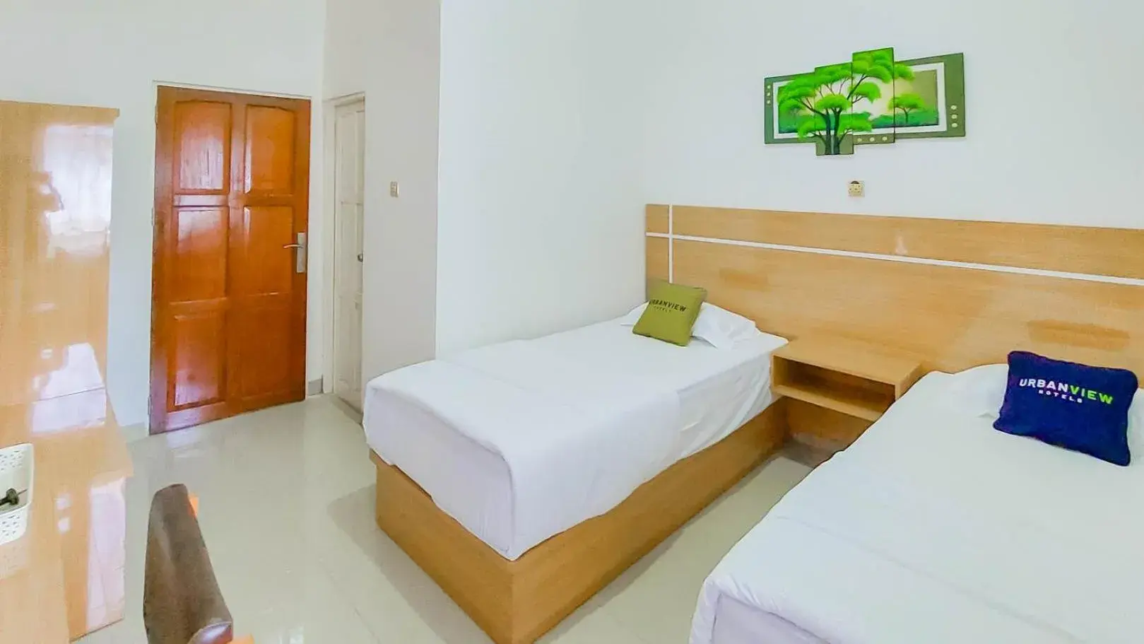 Superior Twin Room in Urbanview Hotel Bundaran Besar Palangkaraya by RedDoorz Superior Twin Room in Urbanview Hotel Bundaran Besar Palangkaraya by RedDoorz