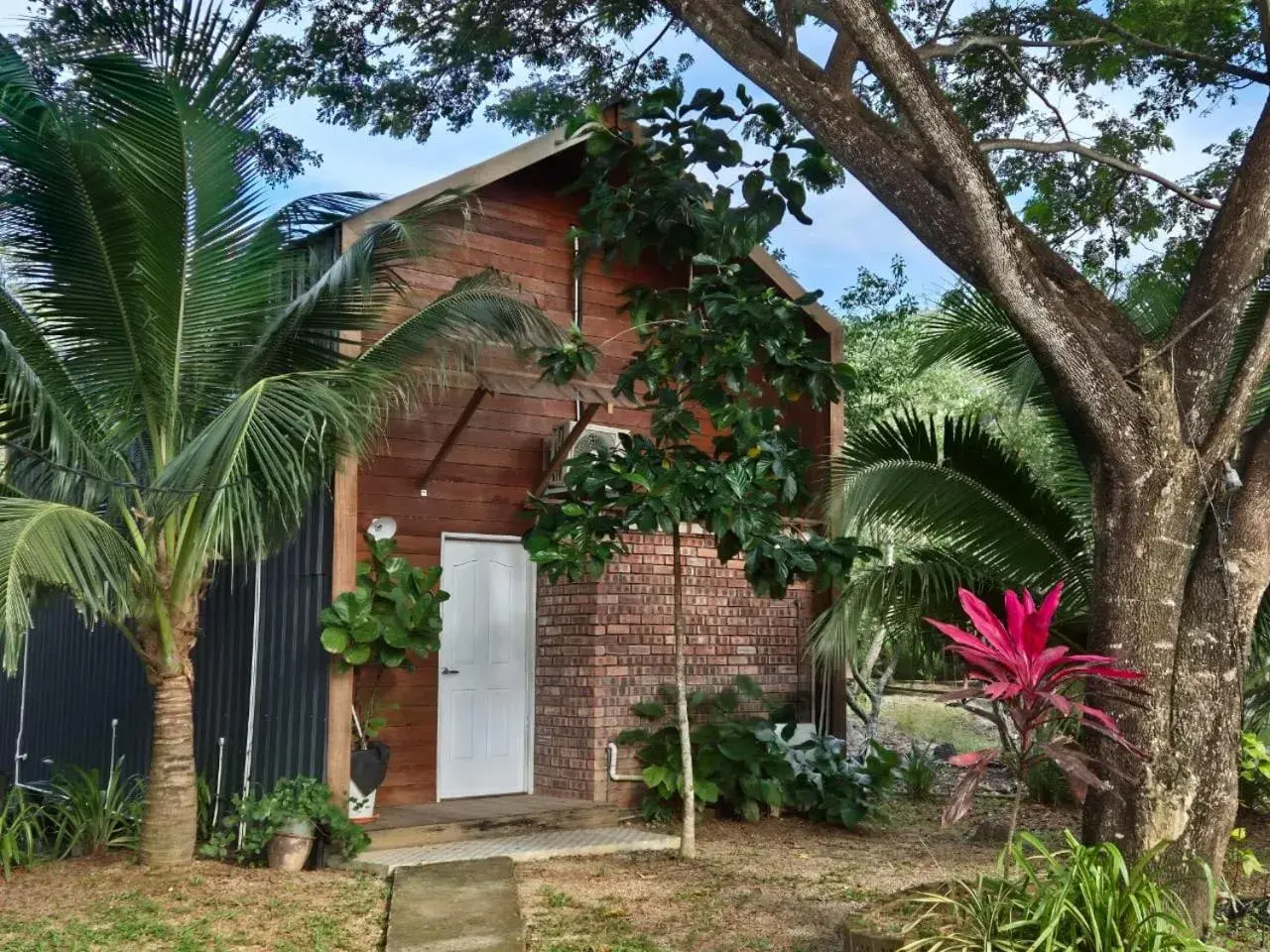 Chalet in Api-api Eco Chalet Chalet in Api-api Eco Chalet